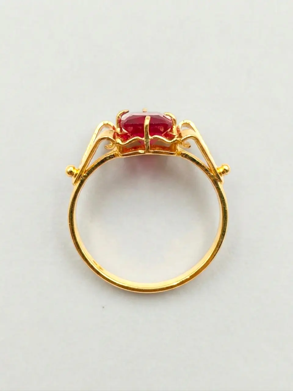 Anillo Chatón Rubí Pasión en Garra Oro 18k 2