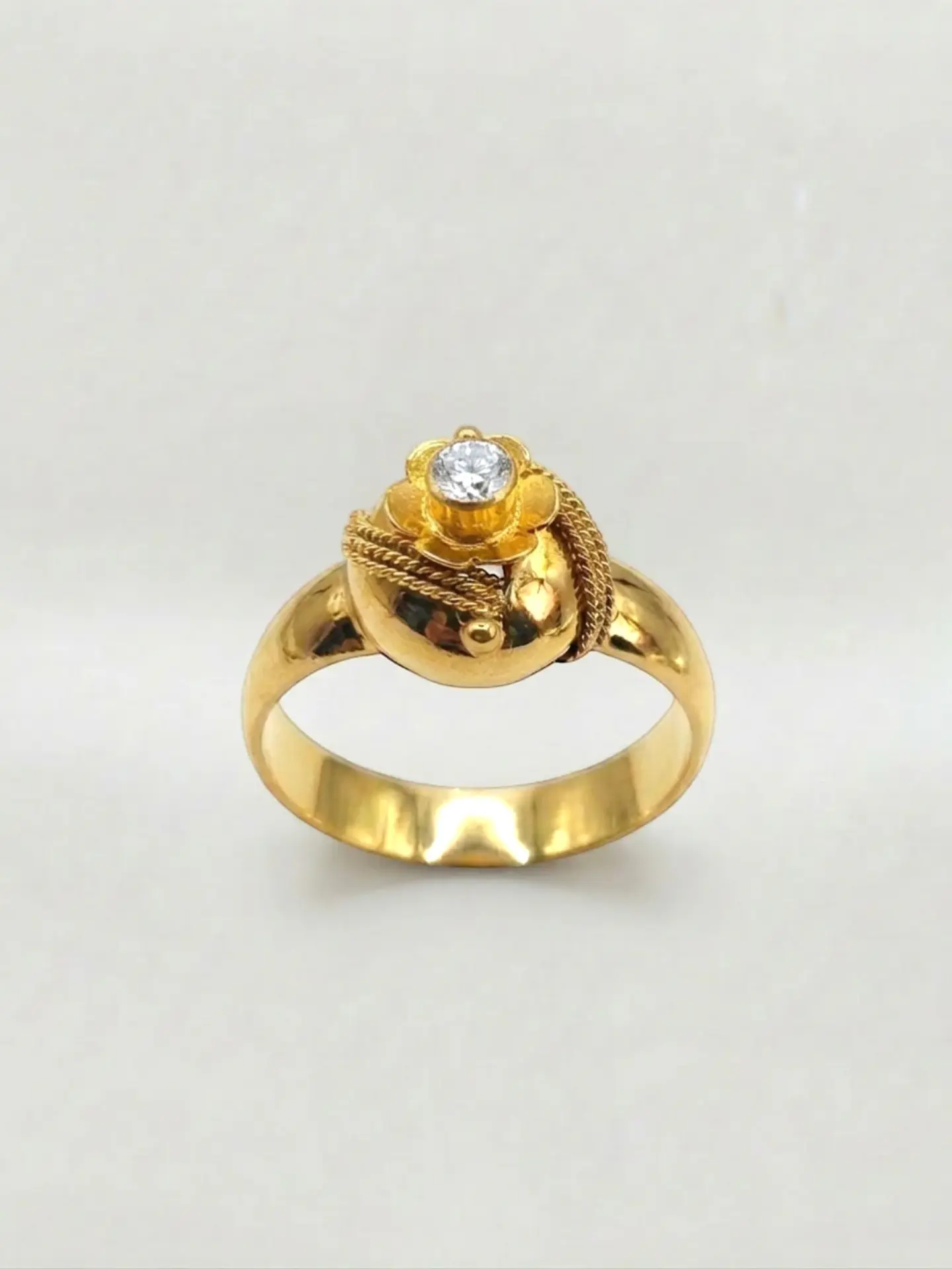 Anillo Chevalier Clásico de Circón Oro 18k 1
