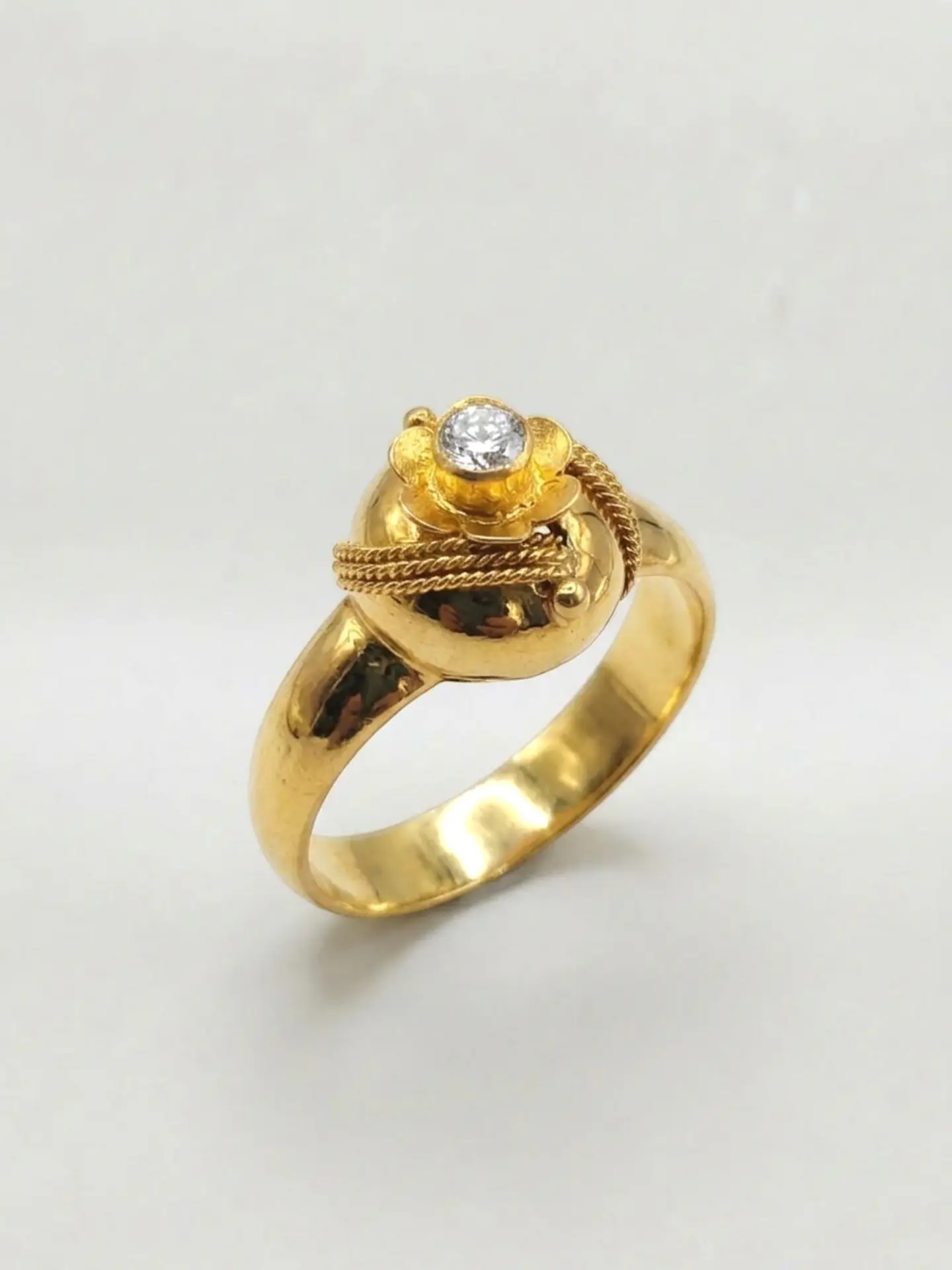 Anillo Chevalier Clásico de Circón Oro 18k 3