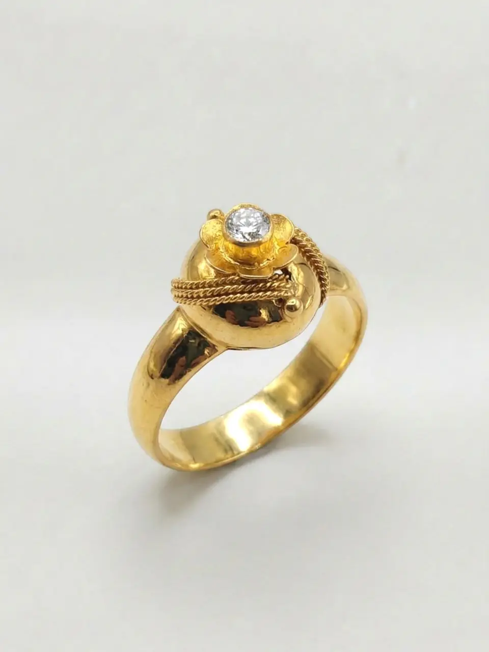 Anillo Chevalier Clásico de Circón Oro 18k 3