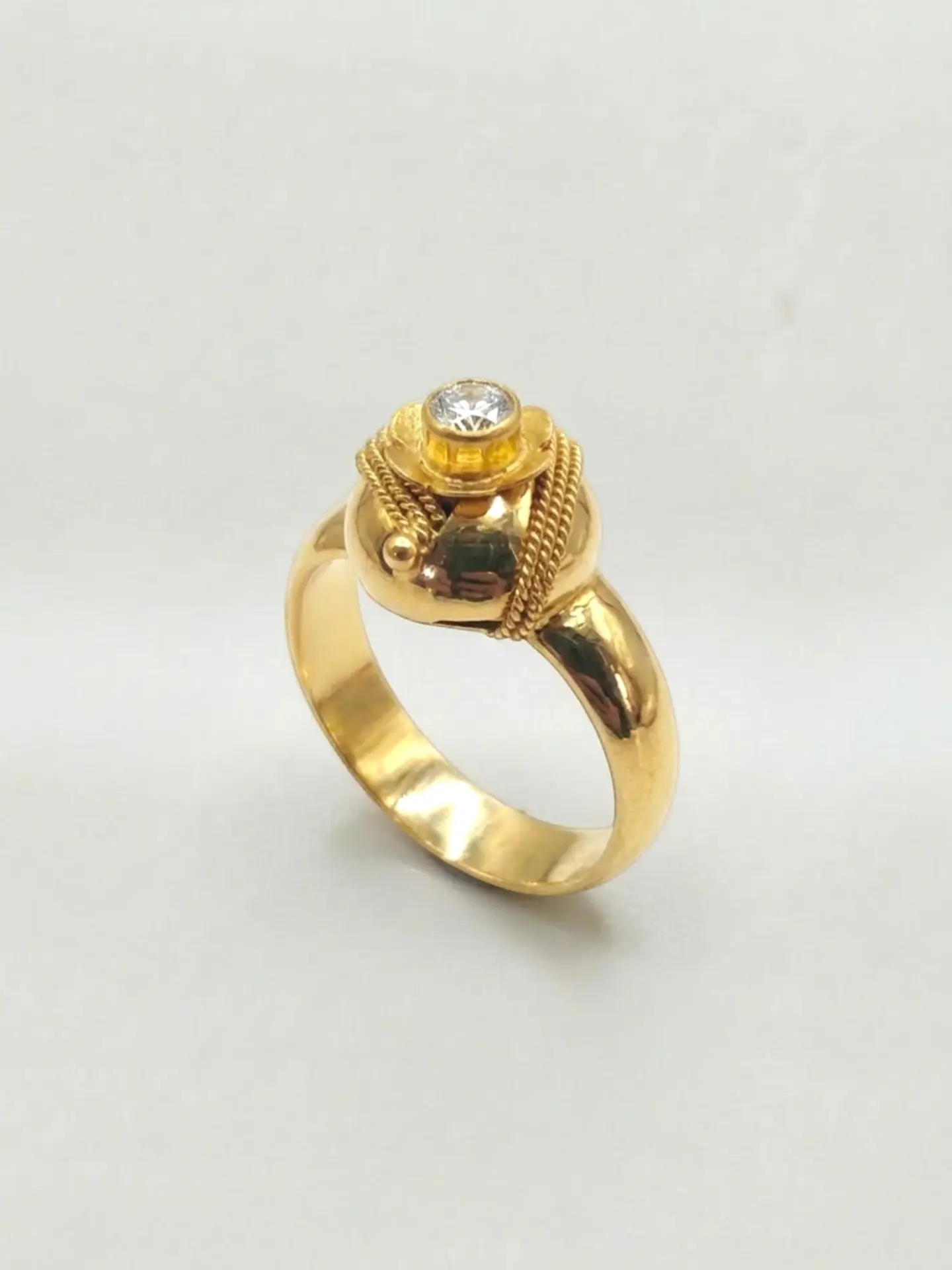 Anillo Chevalier Clásico de Circón Oro 18k 4
