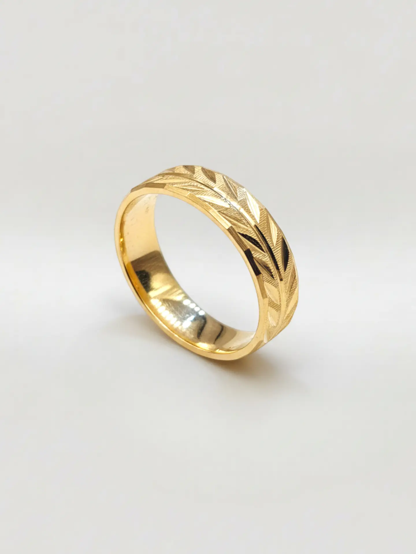 Argolla Individual Tallado Espiga 6 mm Oro 18k 2