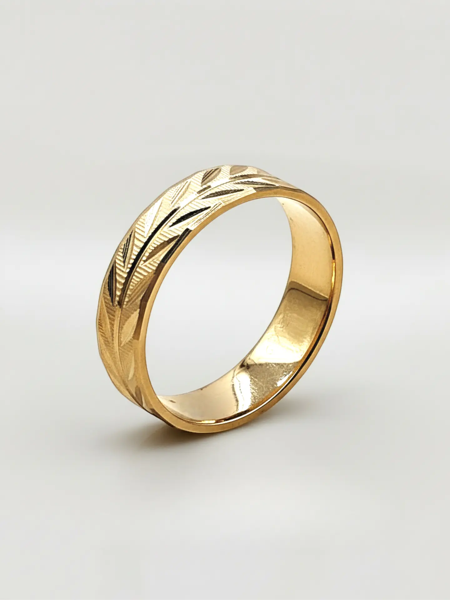 Argolla Individual Tallado Espiga 6 mm Oro 18k 4