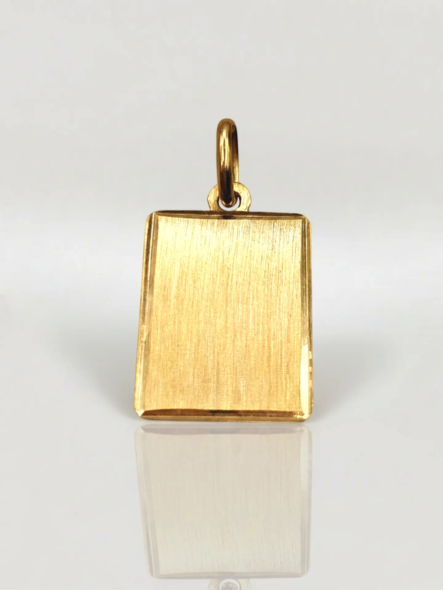 Colgante Placa Satín de Diseño Oro 18k 2