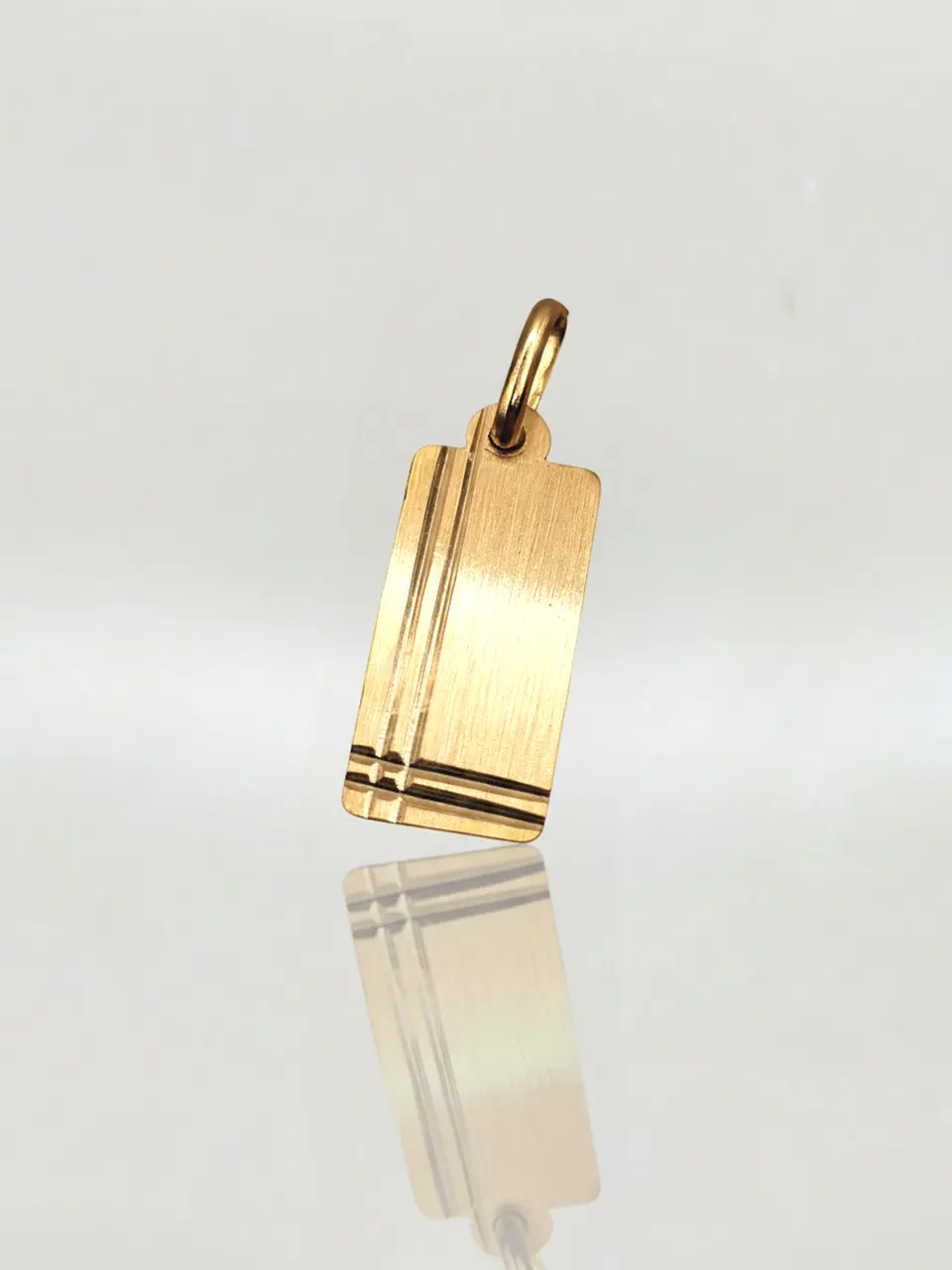 Colgante Placa Vanguardia Rectangular Oro 18k 1