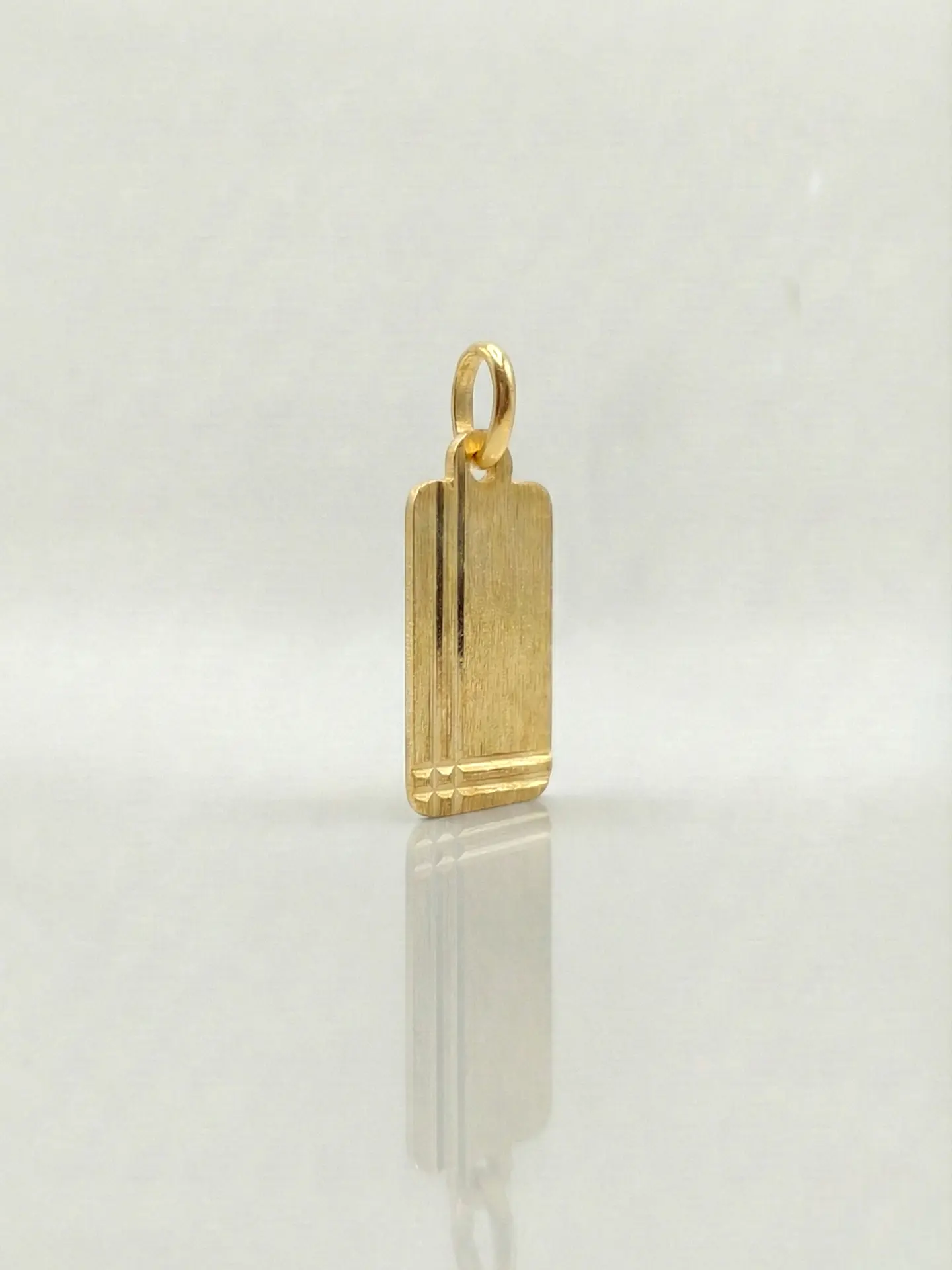 Colgante Placa Vanguardia Rectangular Oro 18k 2