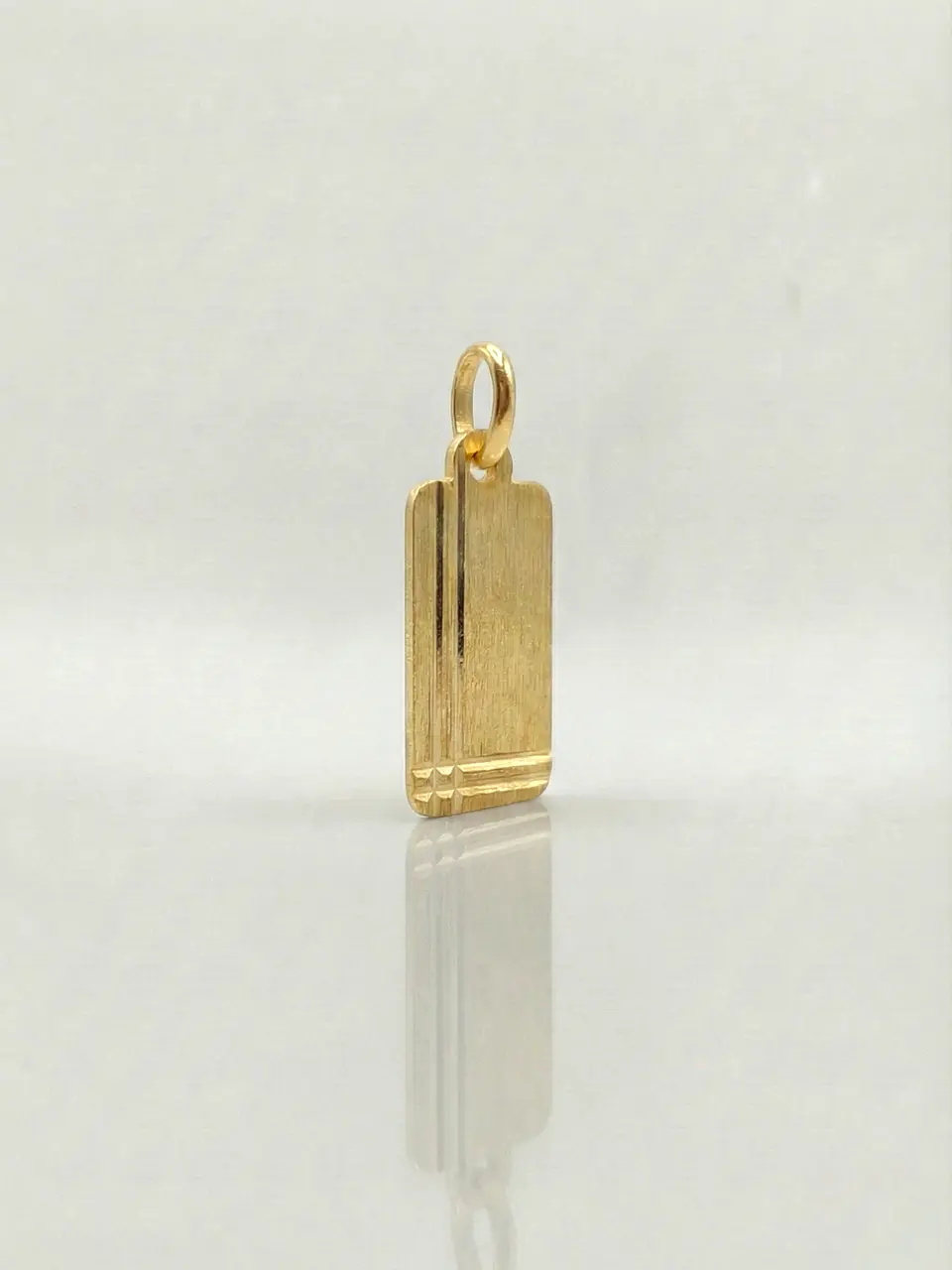 Colgante Placa Vanguardia Rectangular Oro 18k 2