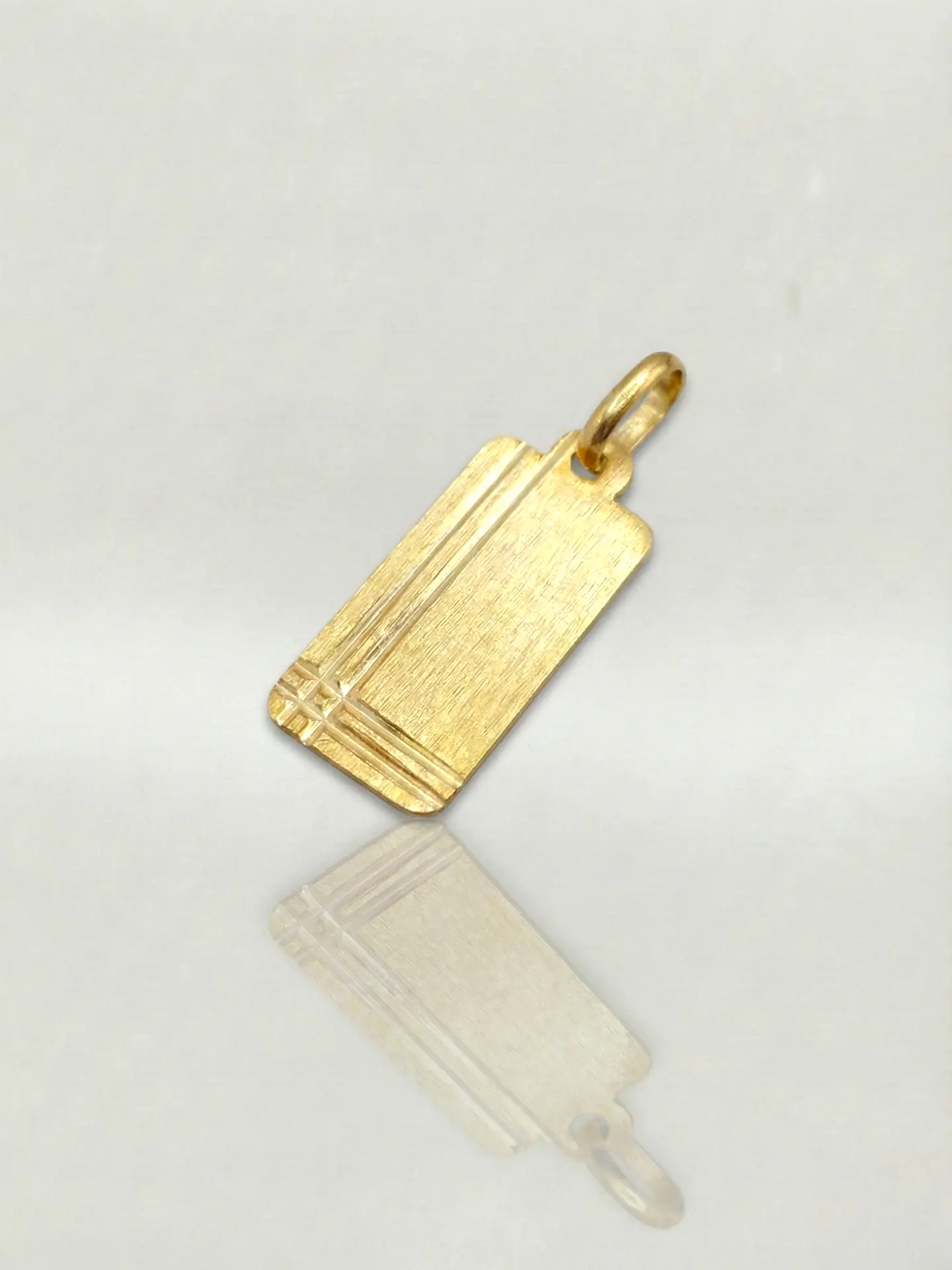 Colgante Placa Vanguardia Rectangular Oro 18k 3