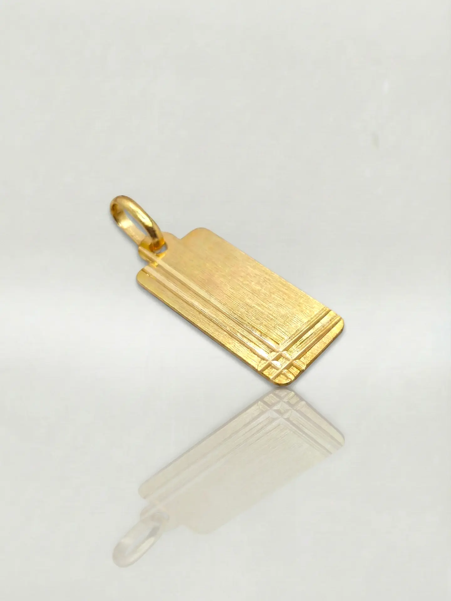 Colgante Placa Vanguardia Rectangular Oro 18k 5