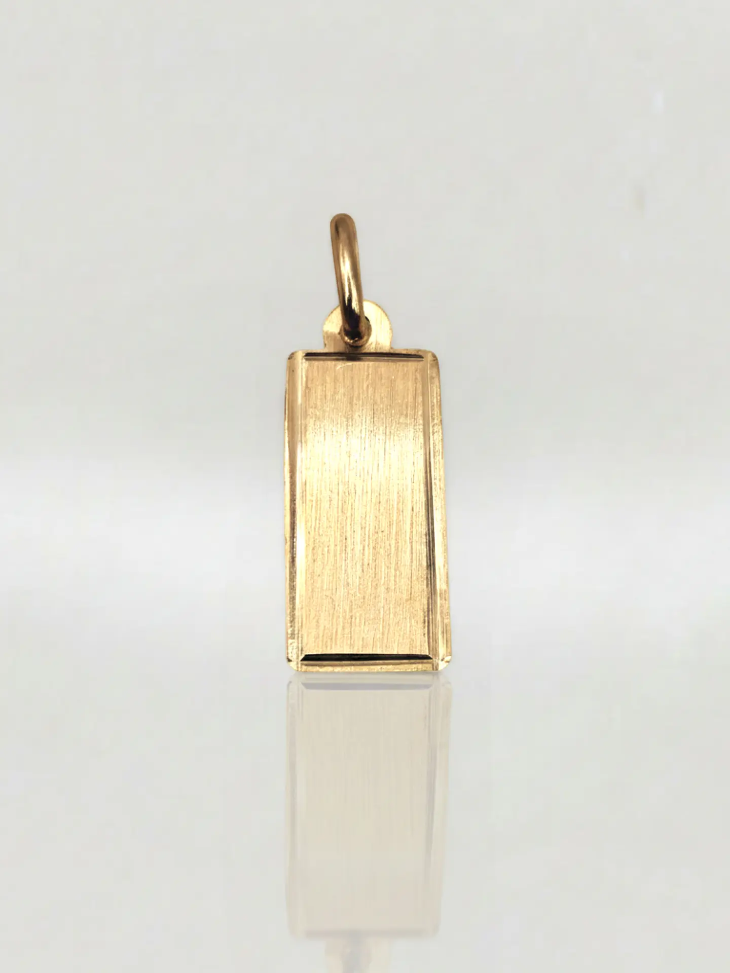 Colgante Placa Vanguardia Bordes Oro 18k 1