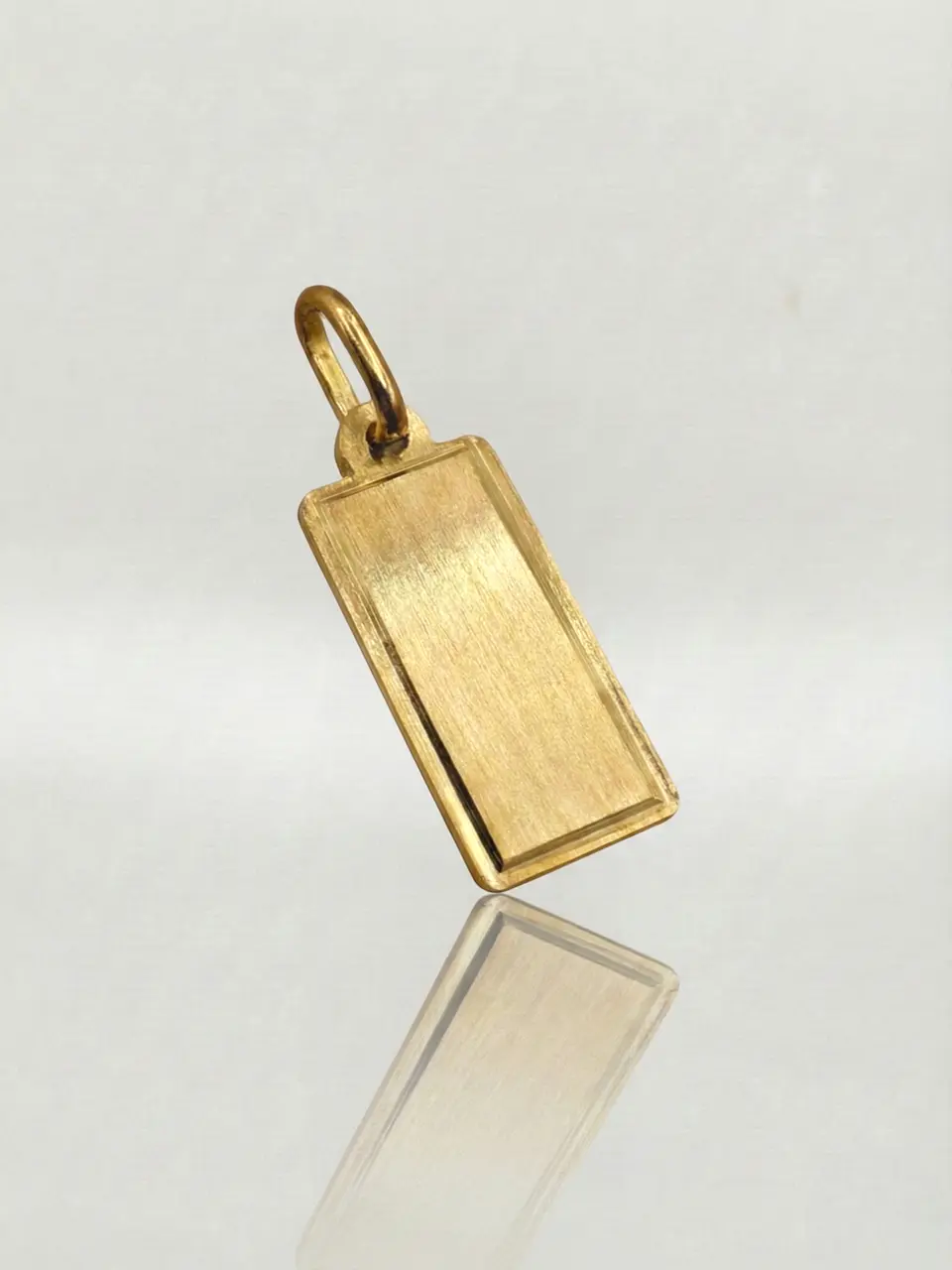 Colgante Placa Vanguardia Bordes Oro 18k 4