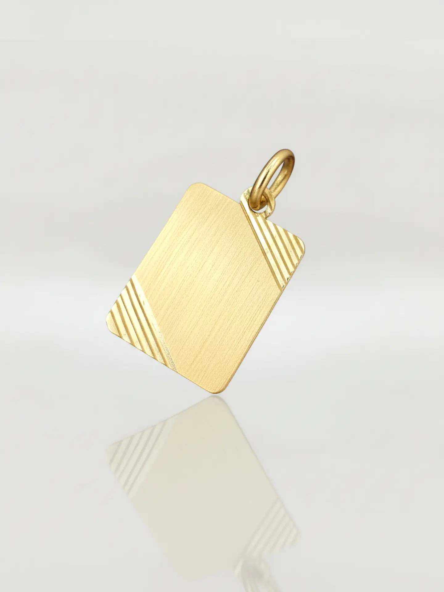 Colgante Placa Identidad Esencia Oro 18k 1