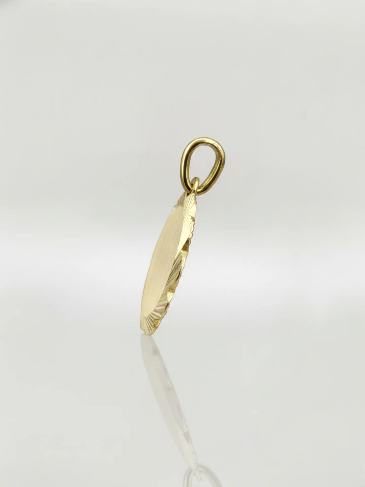 Colgante Disco Flor de Mayo Oro 18k 2