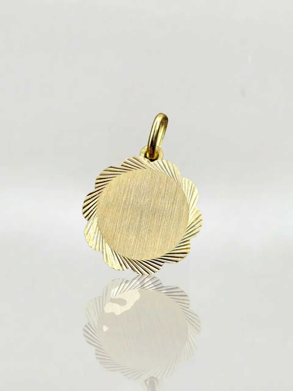 Colgante Disco Flor de Mayo Oro 18k 3