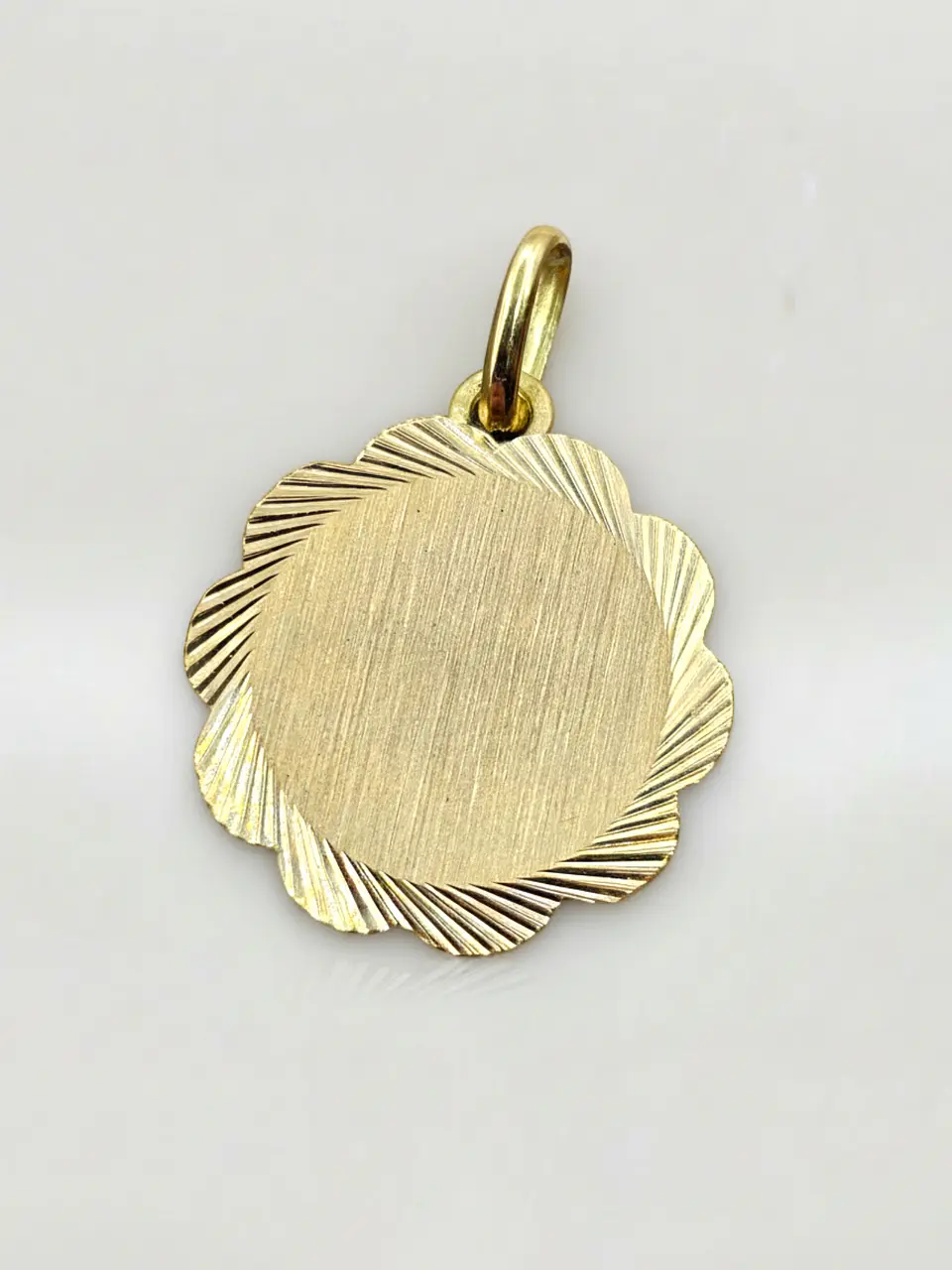 Colgante Disco Flor de Mayo Oro 18k 1