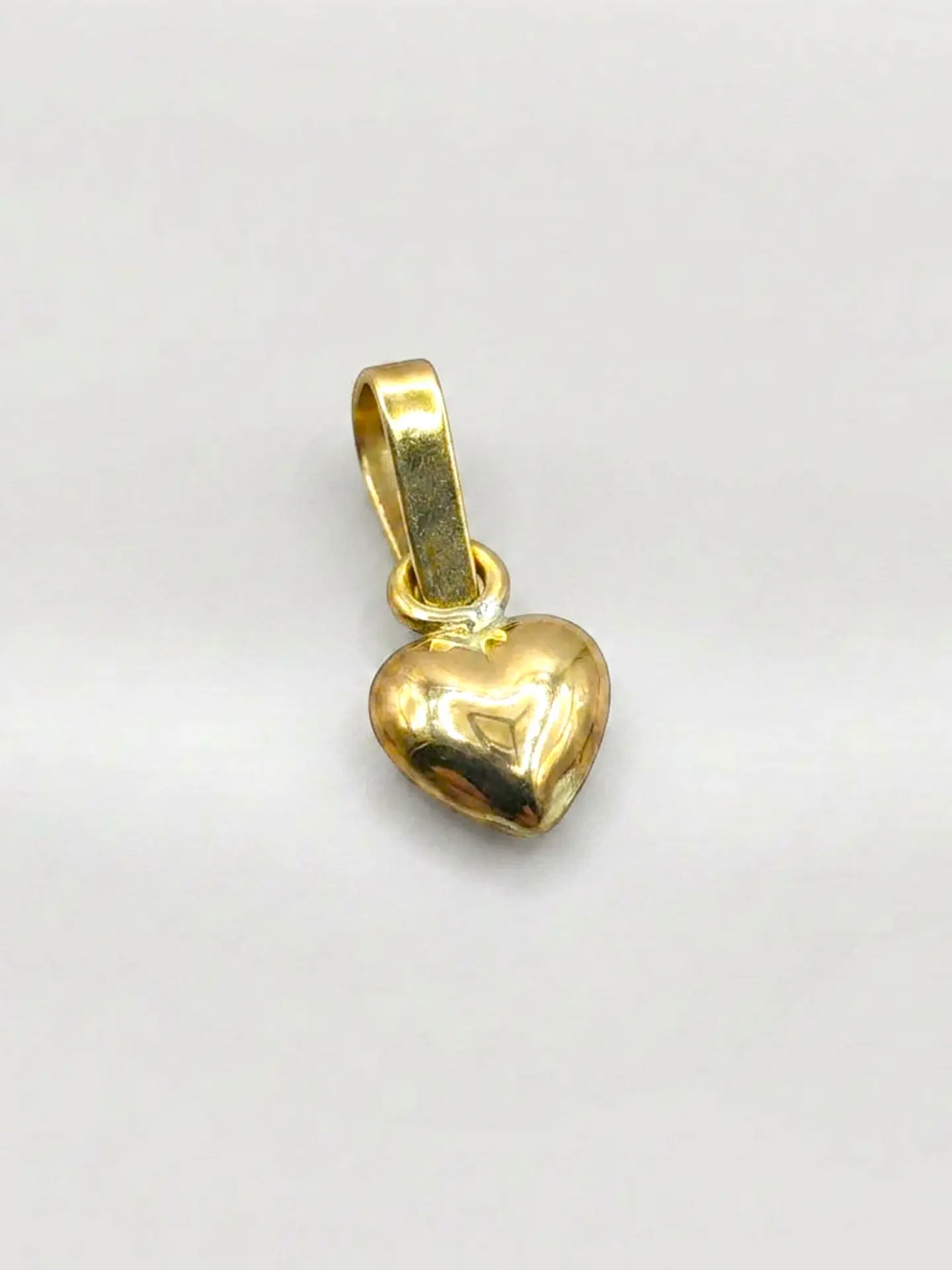 Colgante Corazón en Relieve Amor Puro Oro 18k 3