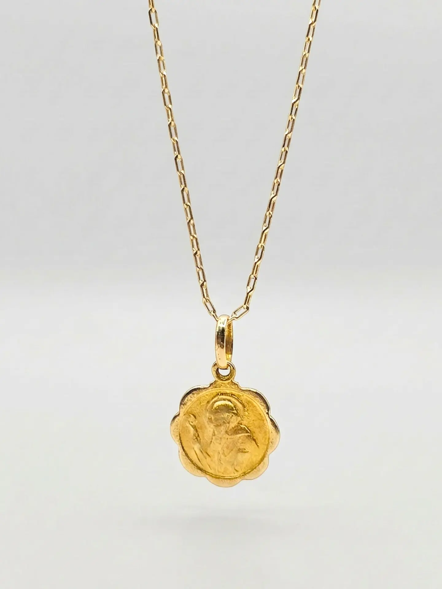 Cadena Protección Sagrada San Benito Oro 18k 4