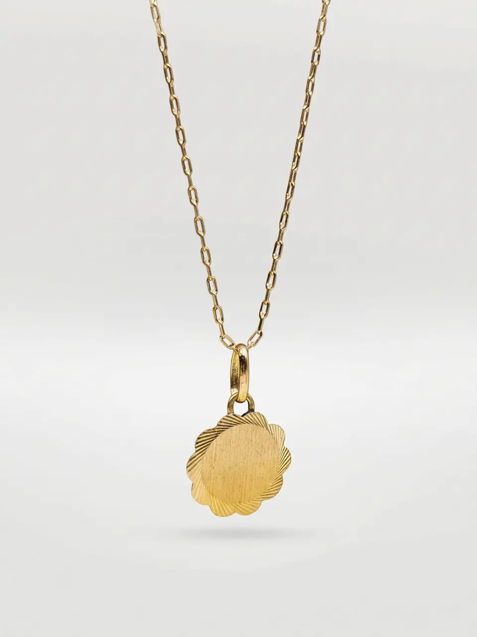 Cadena Disco Flor de Mayo Oro 18k 4