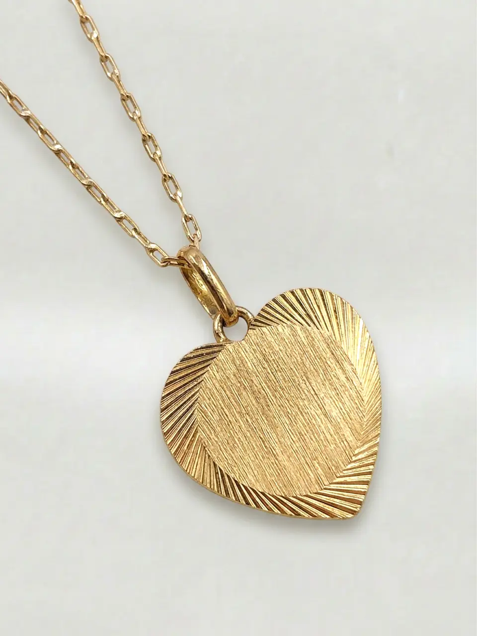 Cadena Corazón Satín Esencia Oro 18k 1