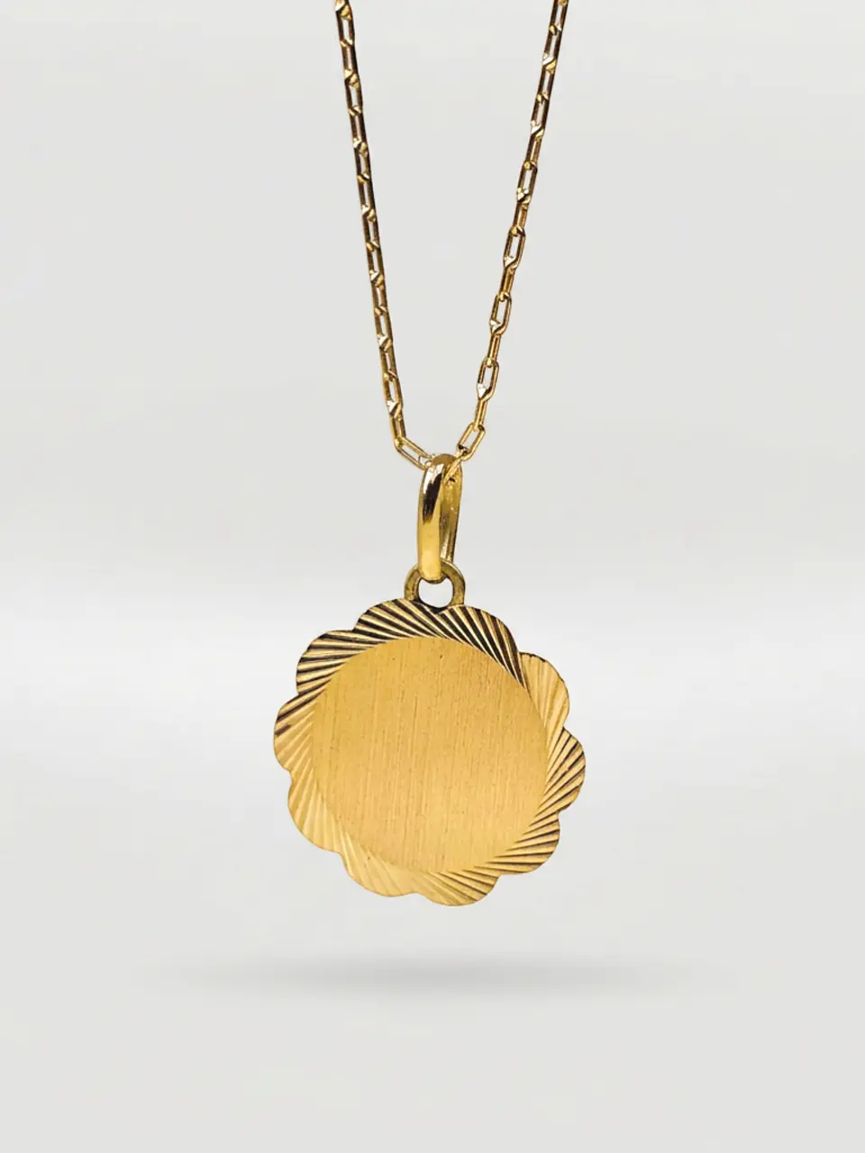 Cadena Disco Flor de Mayo Majestuoso Oro 18k 1