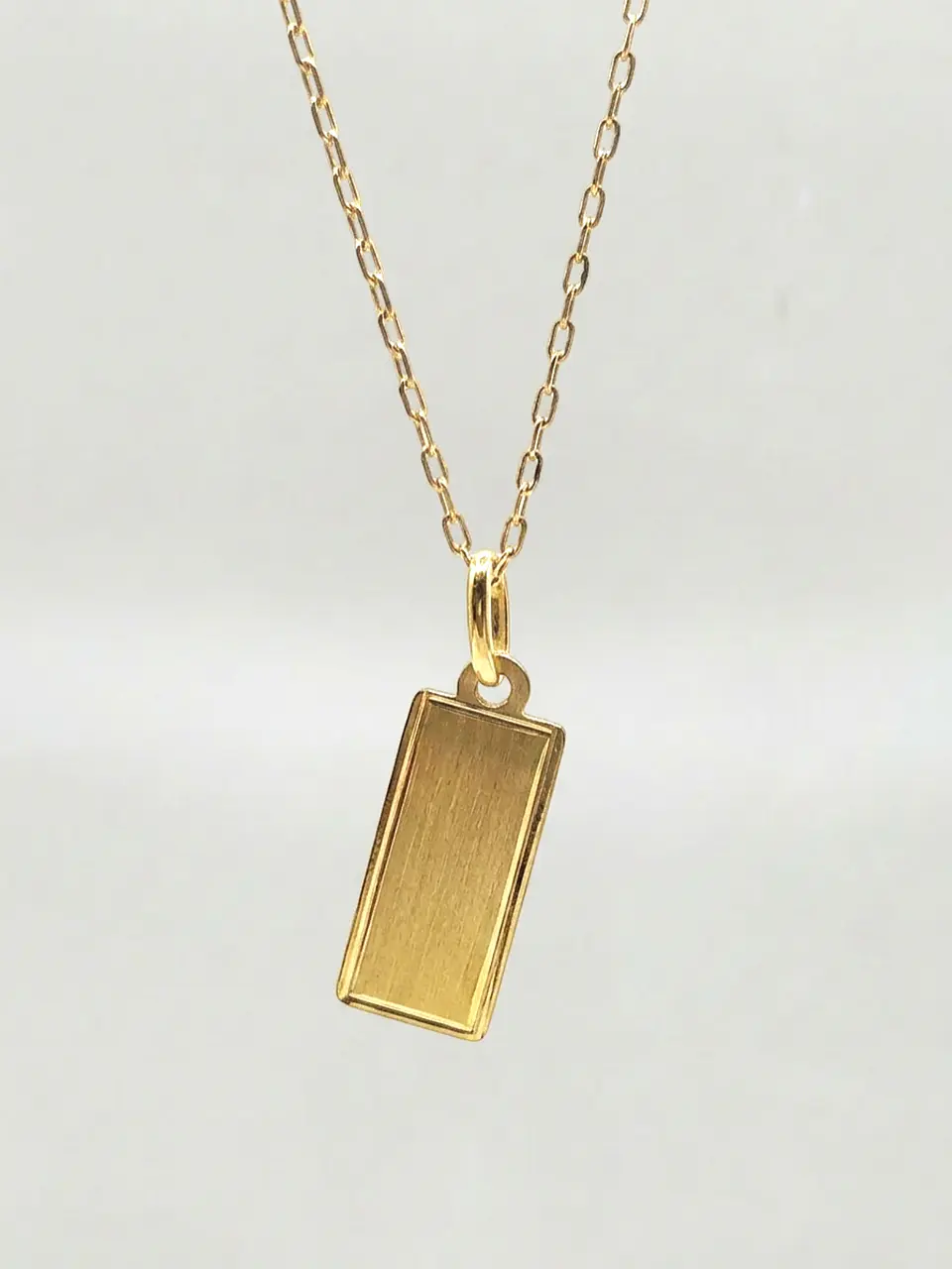 Cadena Placa Vanguardia Rectangular Oro 18k 4