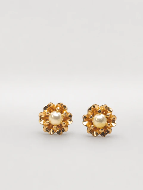 Aros Flor y Perla Cultivada de Estatus Oro 18k