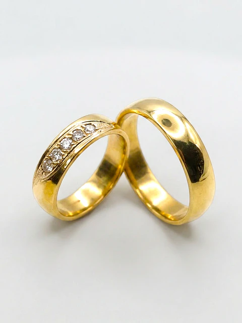 Argollas Tradición Media Caña 5 mm Oro 18k