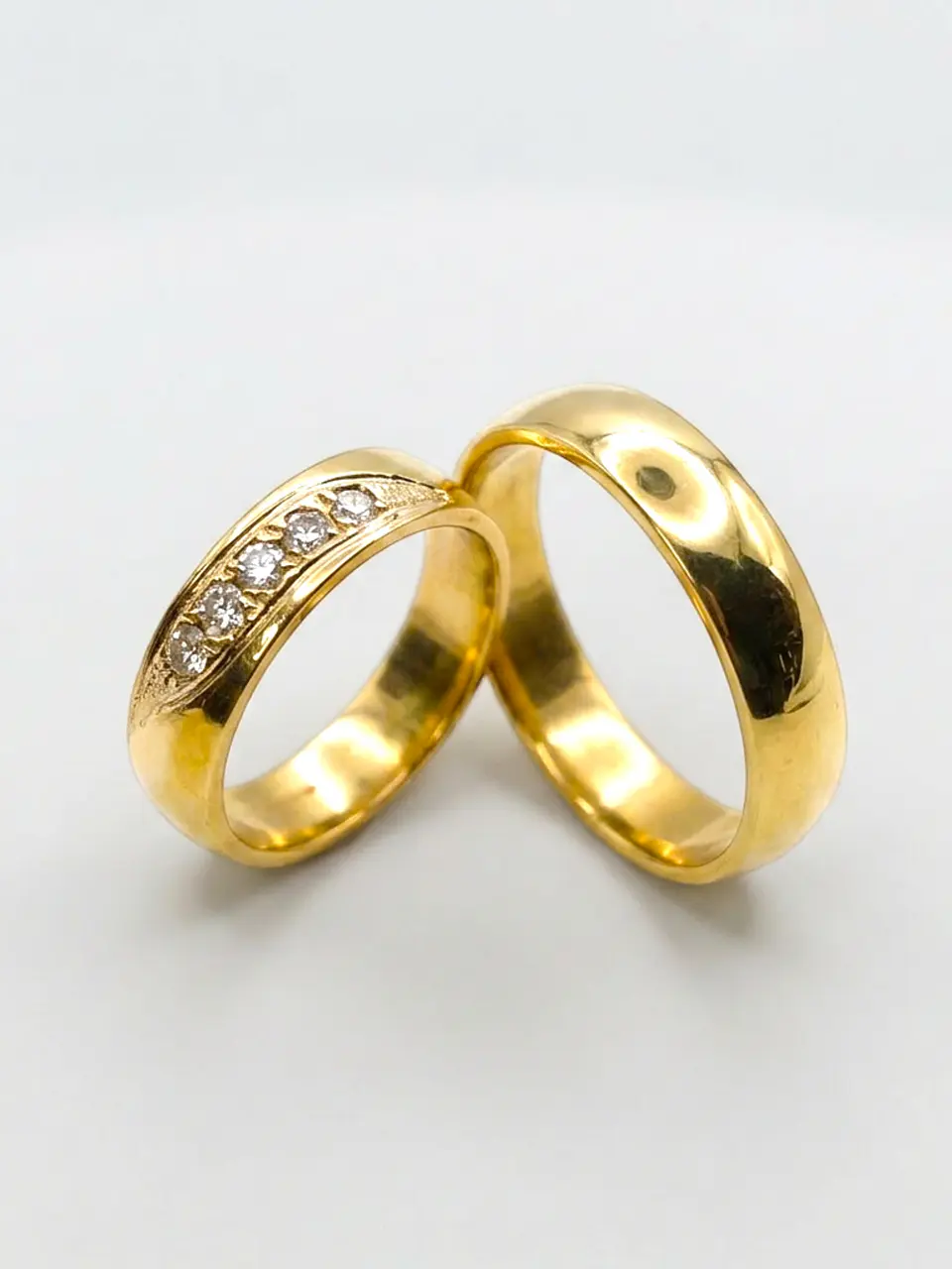 Argollas Tradición Media Caña 5 mm Oro 18k 1