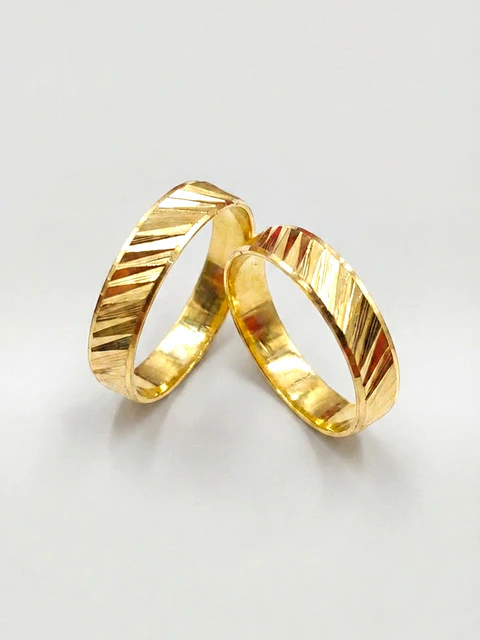 Argollas Nupciales Satín Diagonal 5 mm Oro 18k
