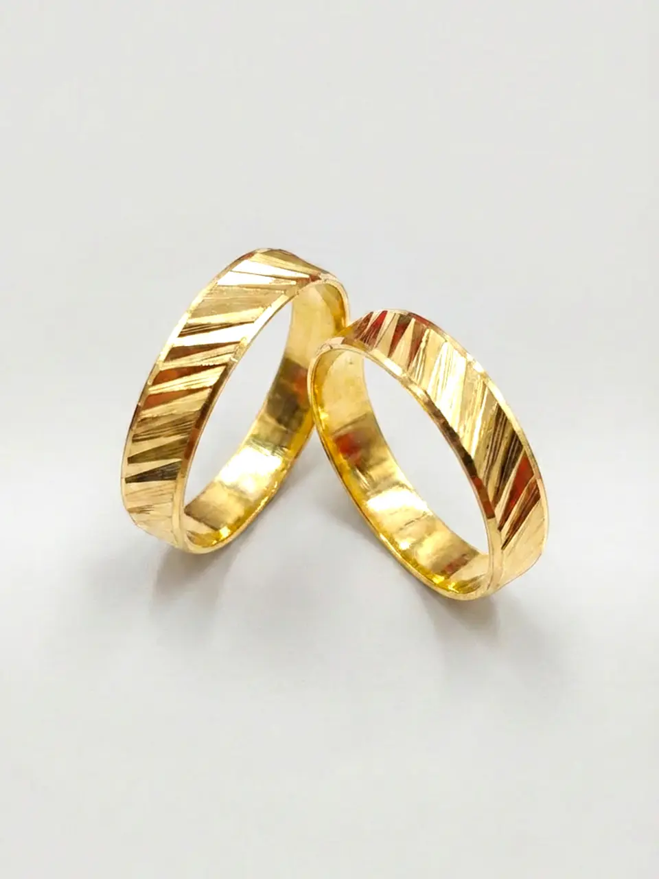 Argollas Nupciales Satín Diagonal 5 mm Oro 18k 1