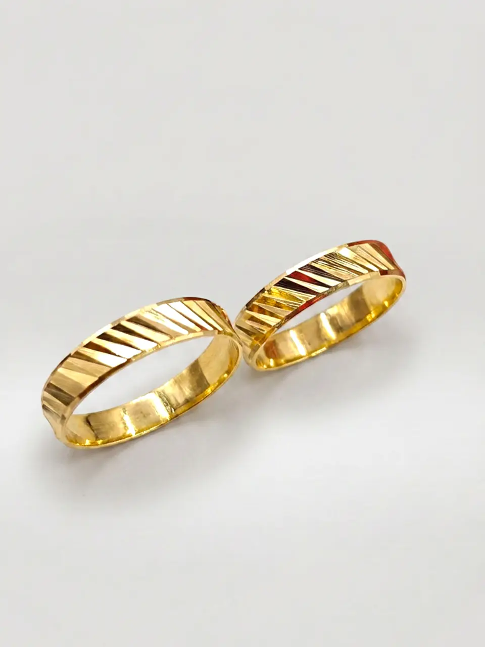 Argollas Nupciales Satín Diagonal 5 mm Oro 18k 5