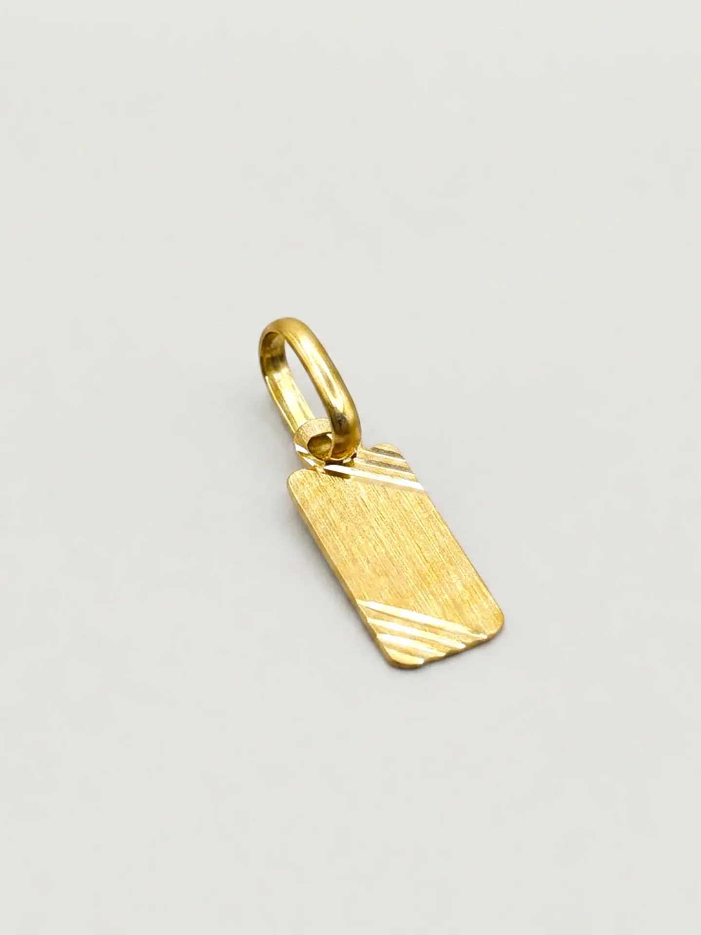 Colgante Placa Mini Identidad Oro 18k 3