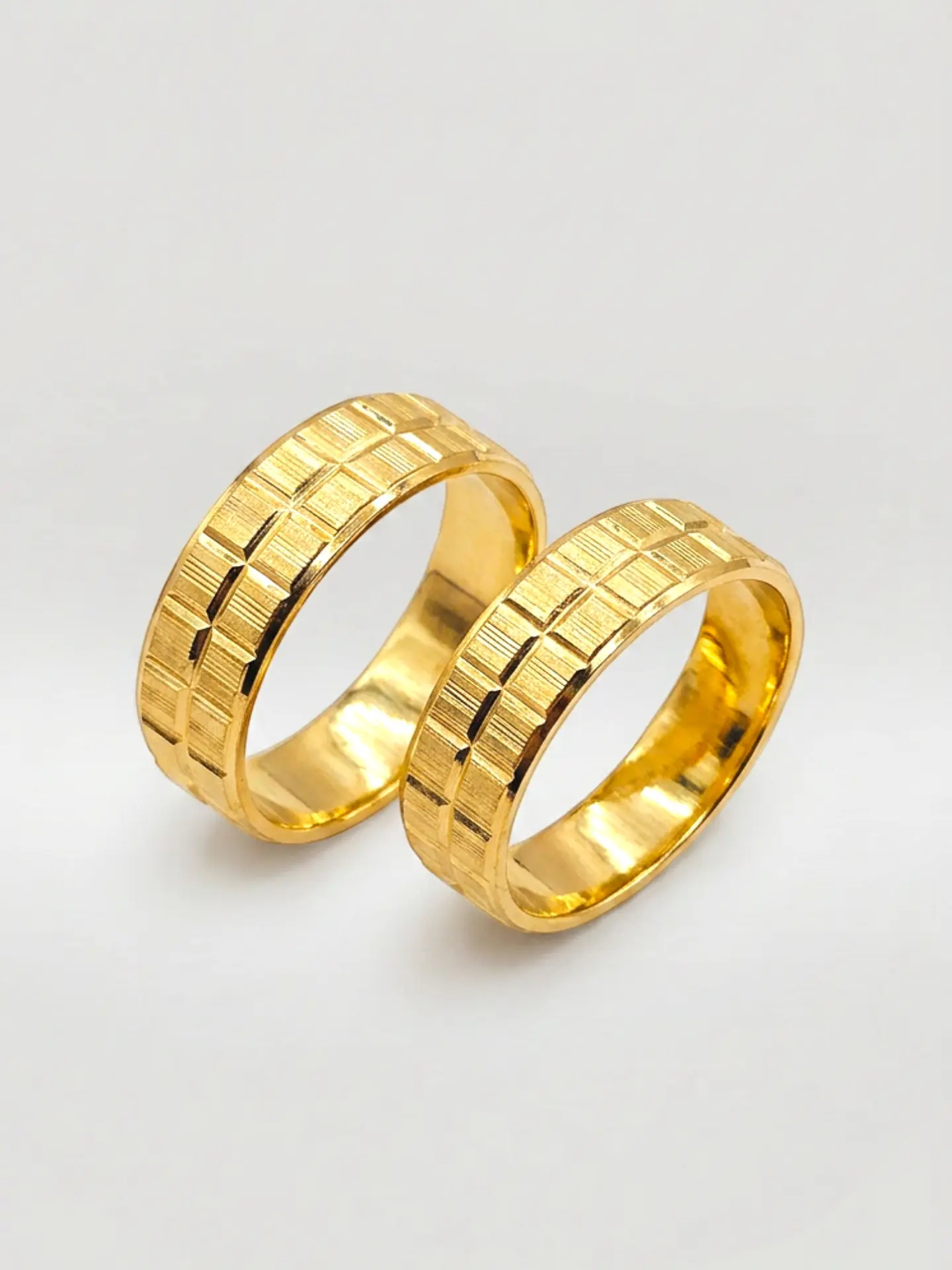 Argollas Nupciales Fe Satín 6 mm Oro 18k 5