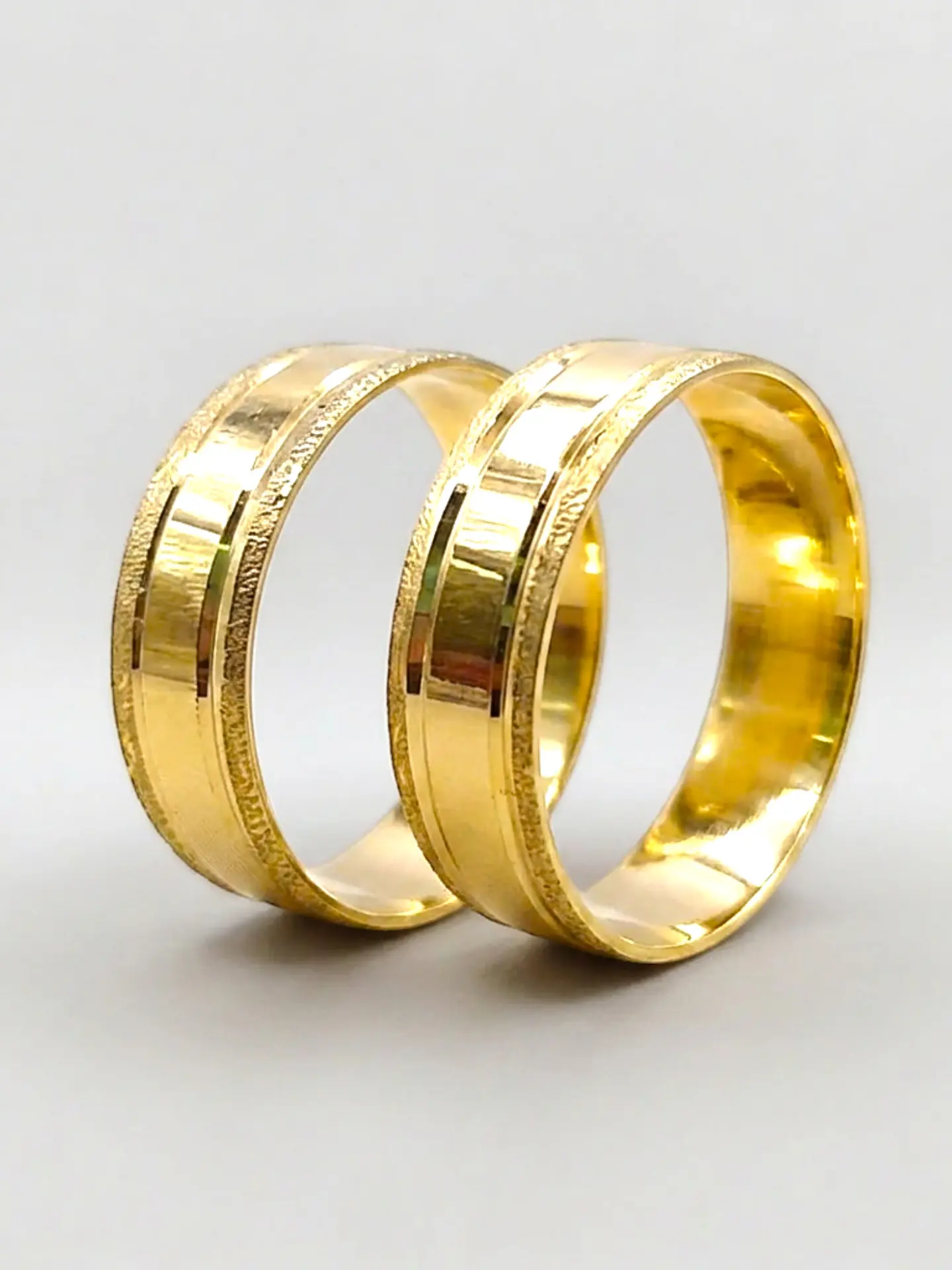 Argollas Nupciales Satín Moderno 6 mm Oro 18k 3