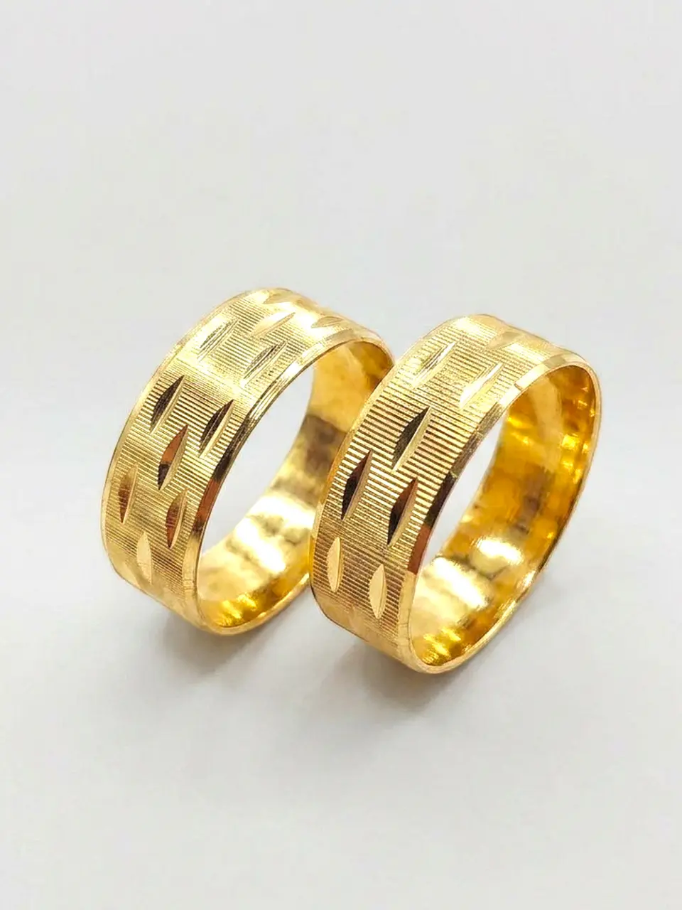 Argollas Nupciales Hojas de Olivo 7 mm Oro 18k 1