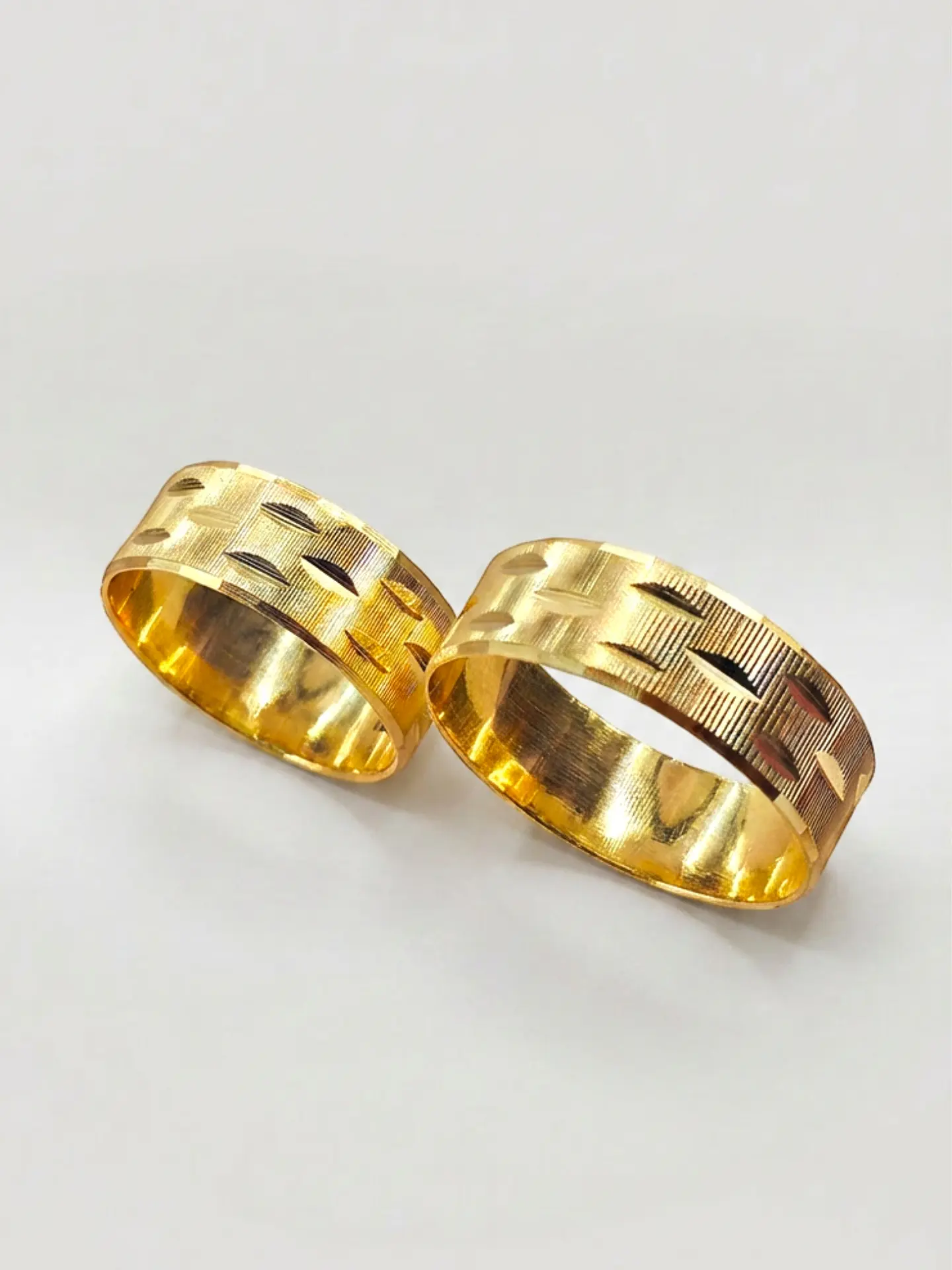 Argollas Nupciales Hojas de Olivo 7 mm Oro 18k 2