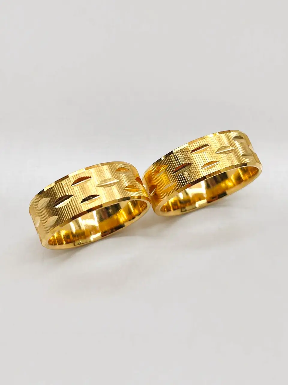 Argollas Nupciales Hojas de Olivo 7 mm Oro 18k 5