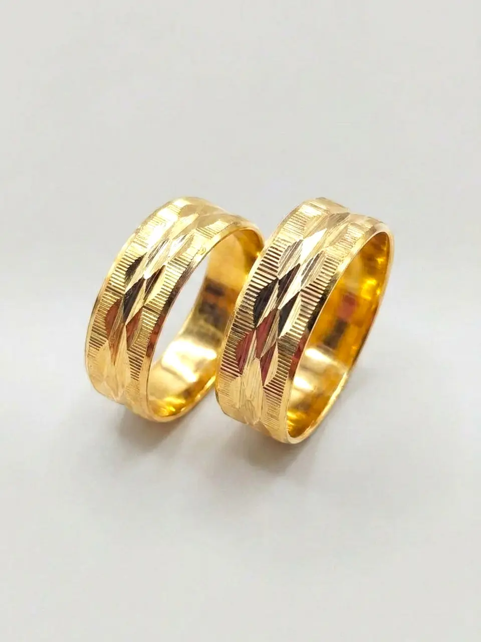 Argollas Nupciales Hojas Centrales Satín 7 mm Oro 18k 1