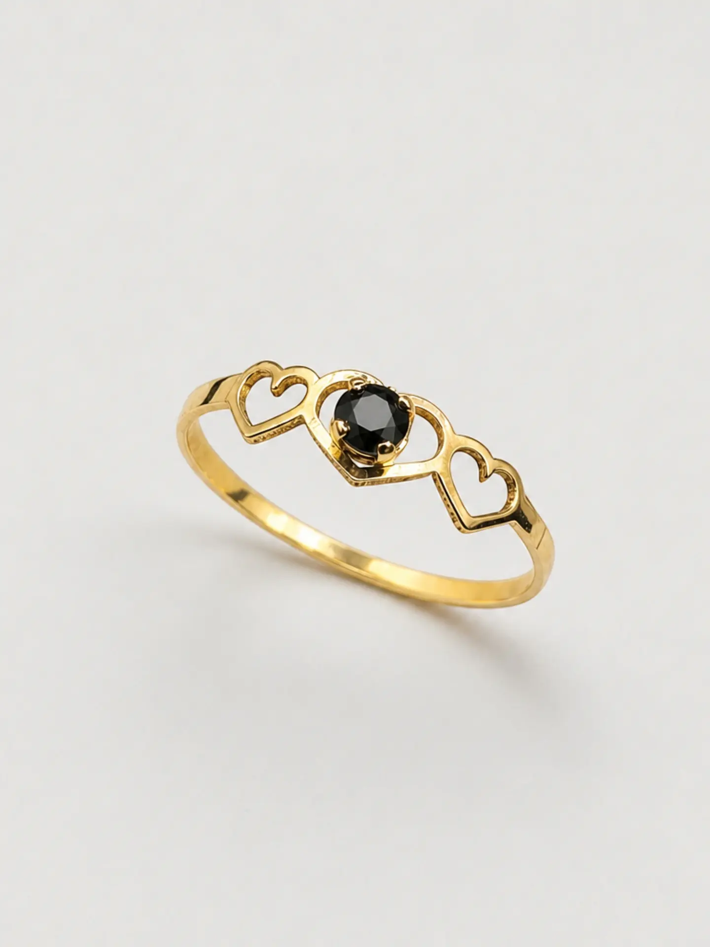 Anillo Trilogía de Corazones Ónix Oro 18k 1