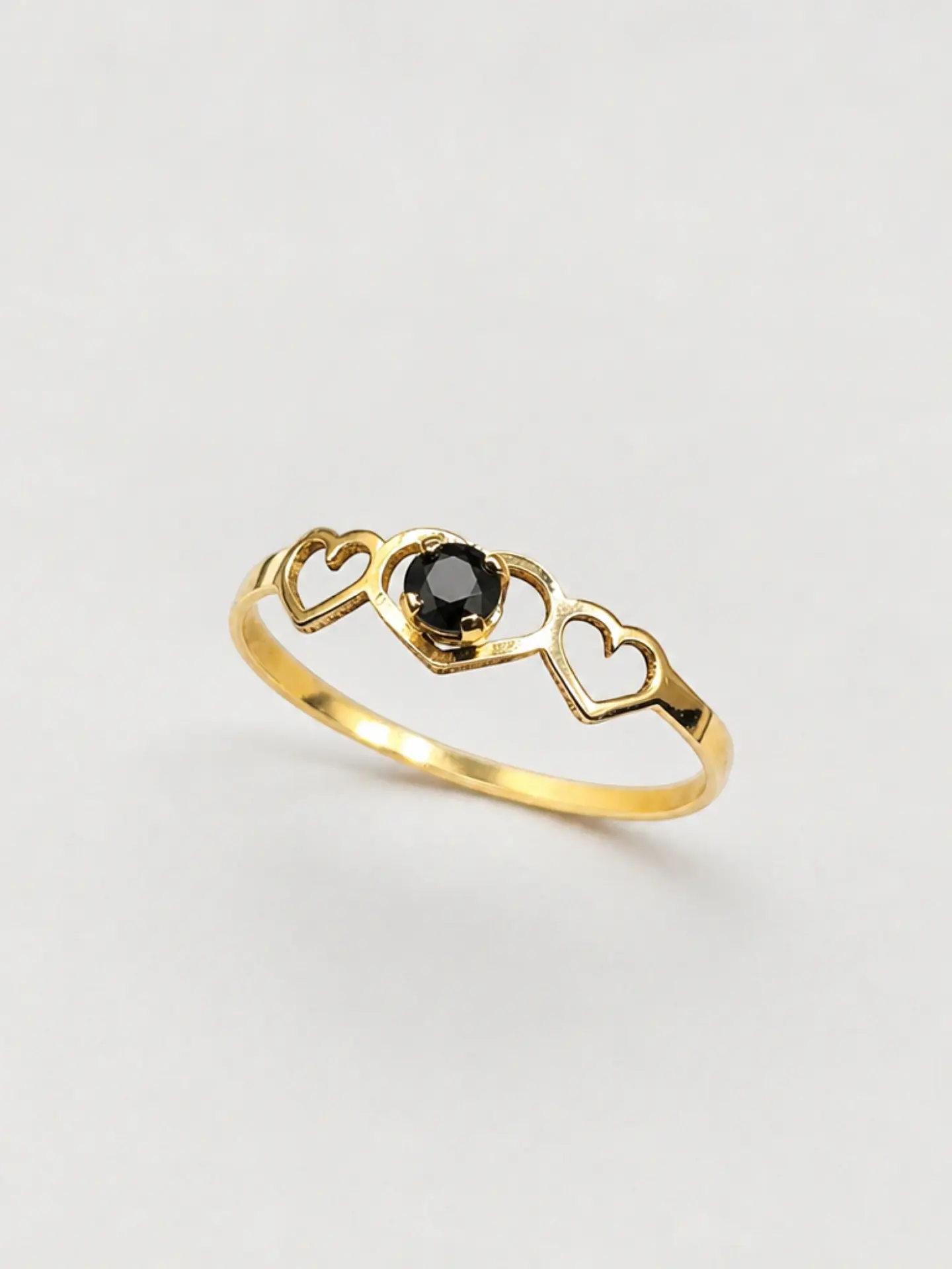 Anillo Trilogía de Corazones Ónix Oro 18k 2