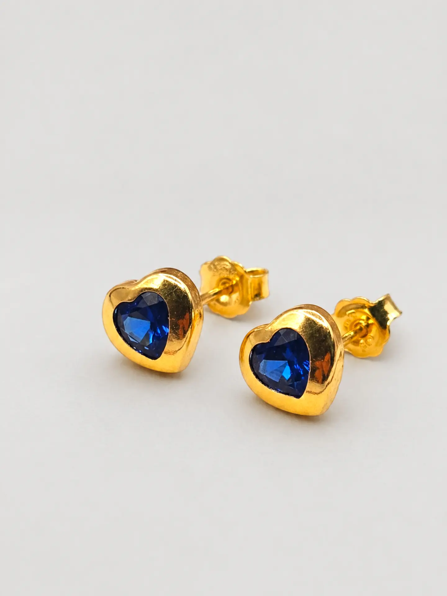 Aros Corazón de Zafiro Real Grande Oro 18k 5