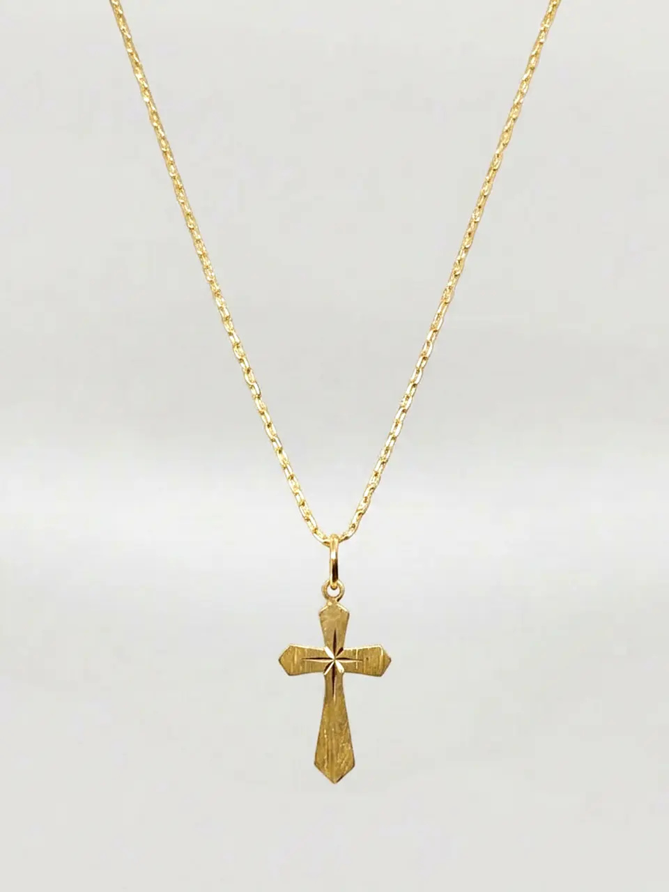 Cadena Devoción con Cruz Esculpida Oro 18k 1