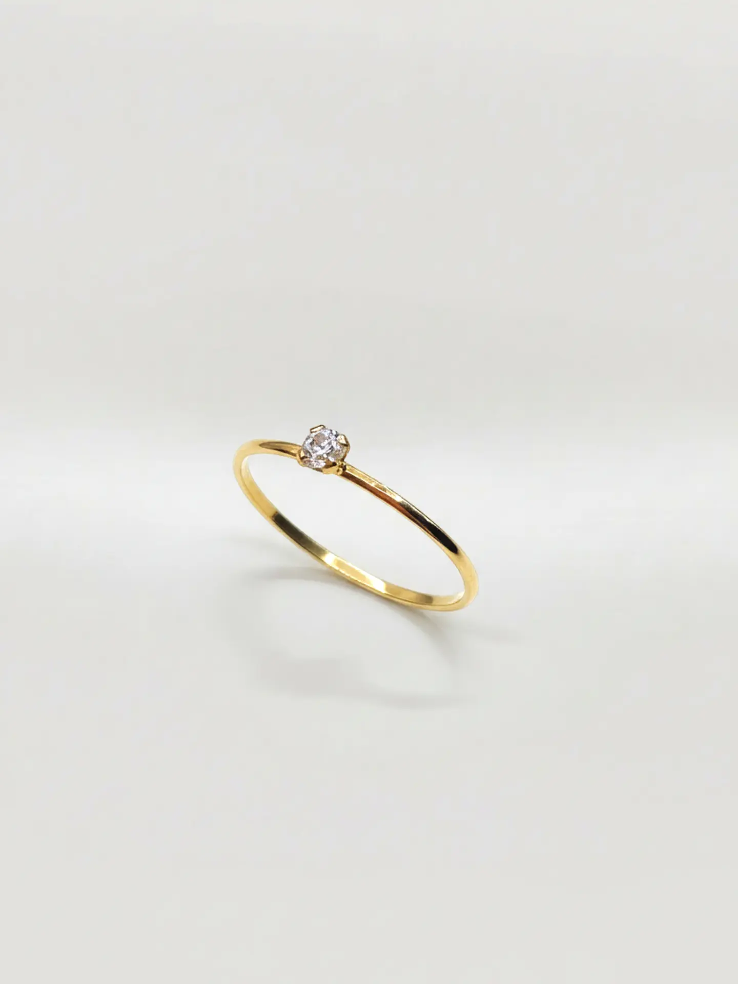 Anillo Solitario Esencia de Circón Oro 18k 3