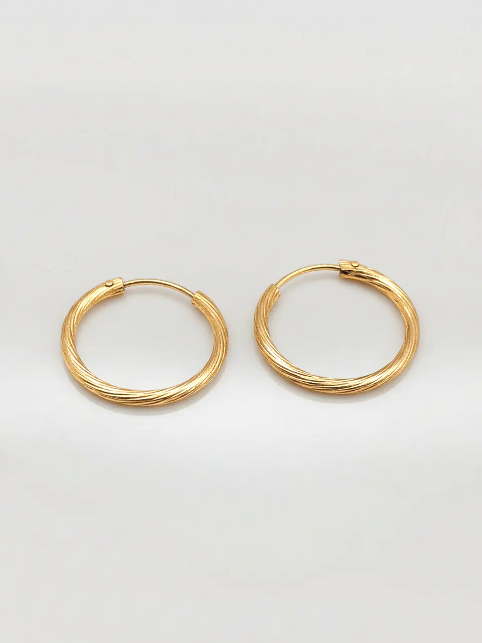 Aros Argolla Esculpida de Gala Oro 18k 3