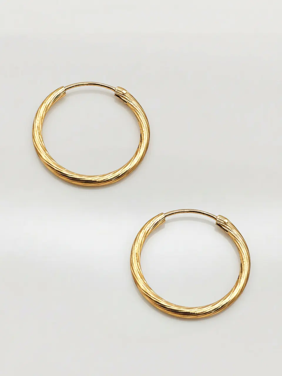 Aros Argolla Esculpida de Gala Oro 18k 4