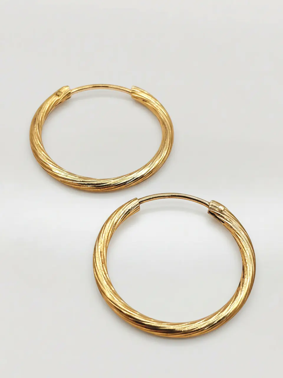 Aros Argolla Esculpida de Gala Oro 18k 1