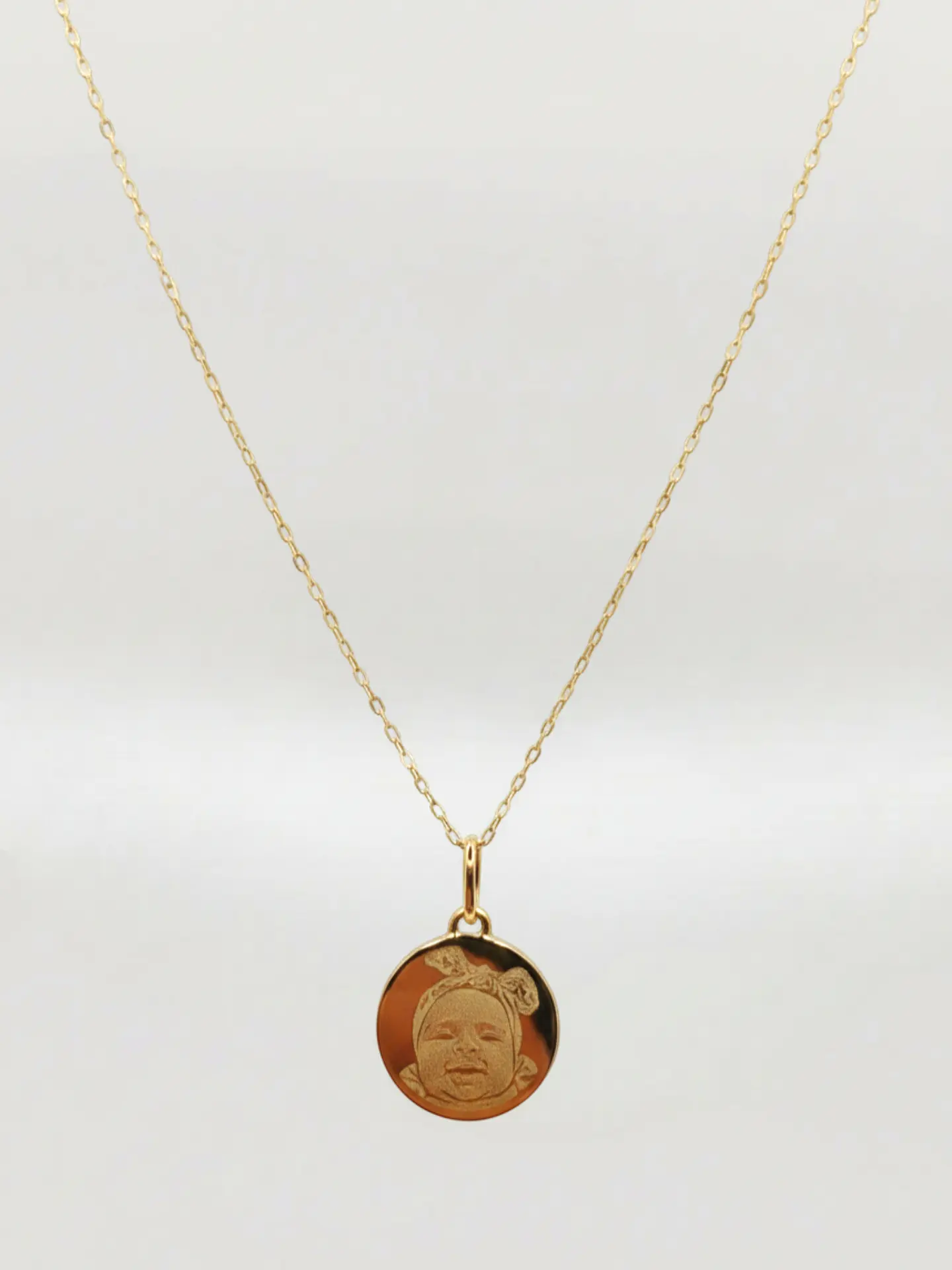 Cadena colgante esfera fotograbado liso Oro 18k 2