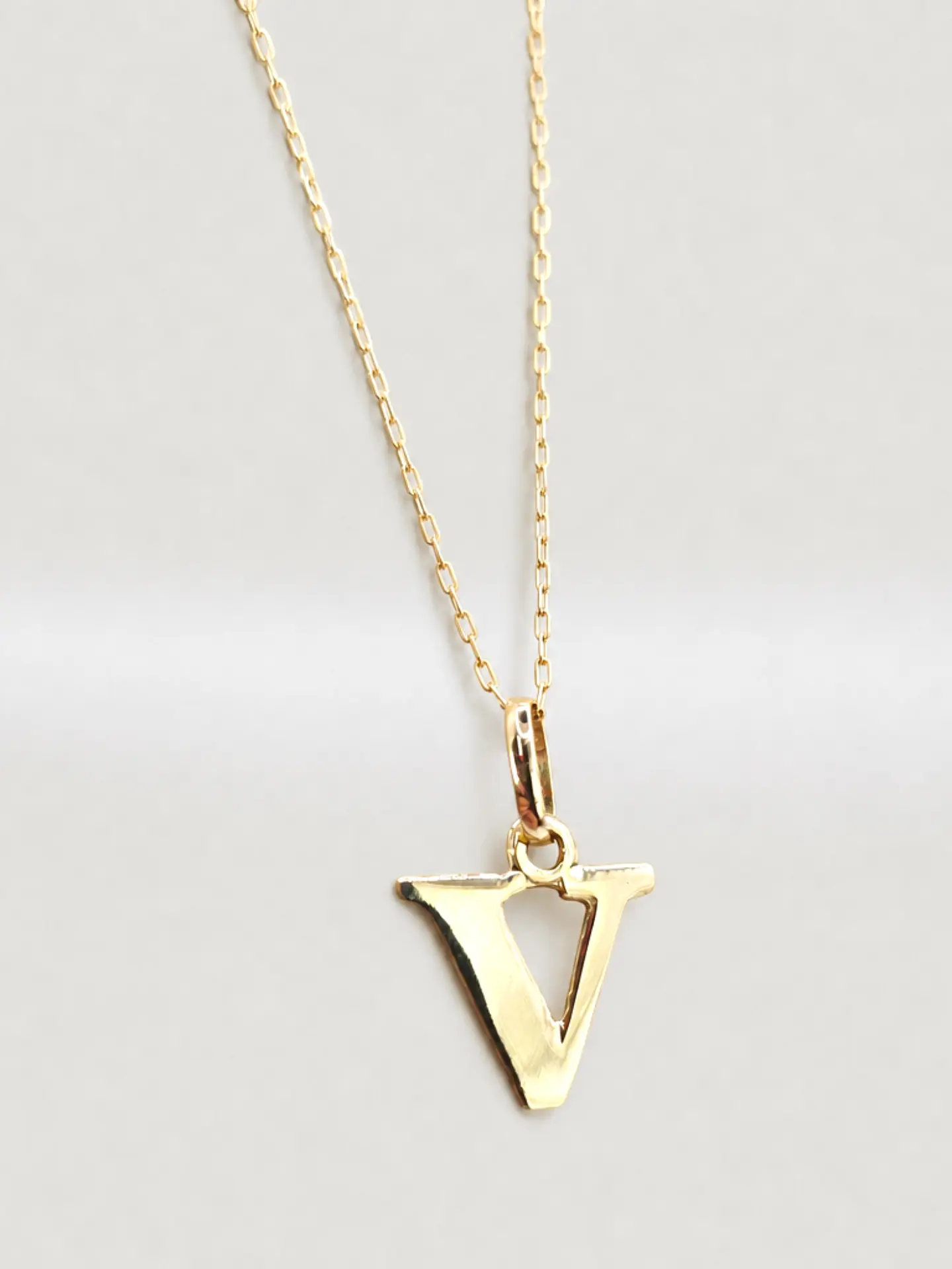 Cadena Legado con Letra Personal Oro 18k 19
