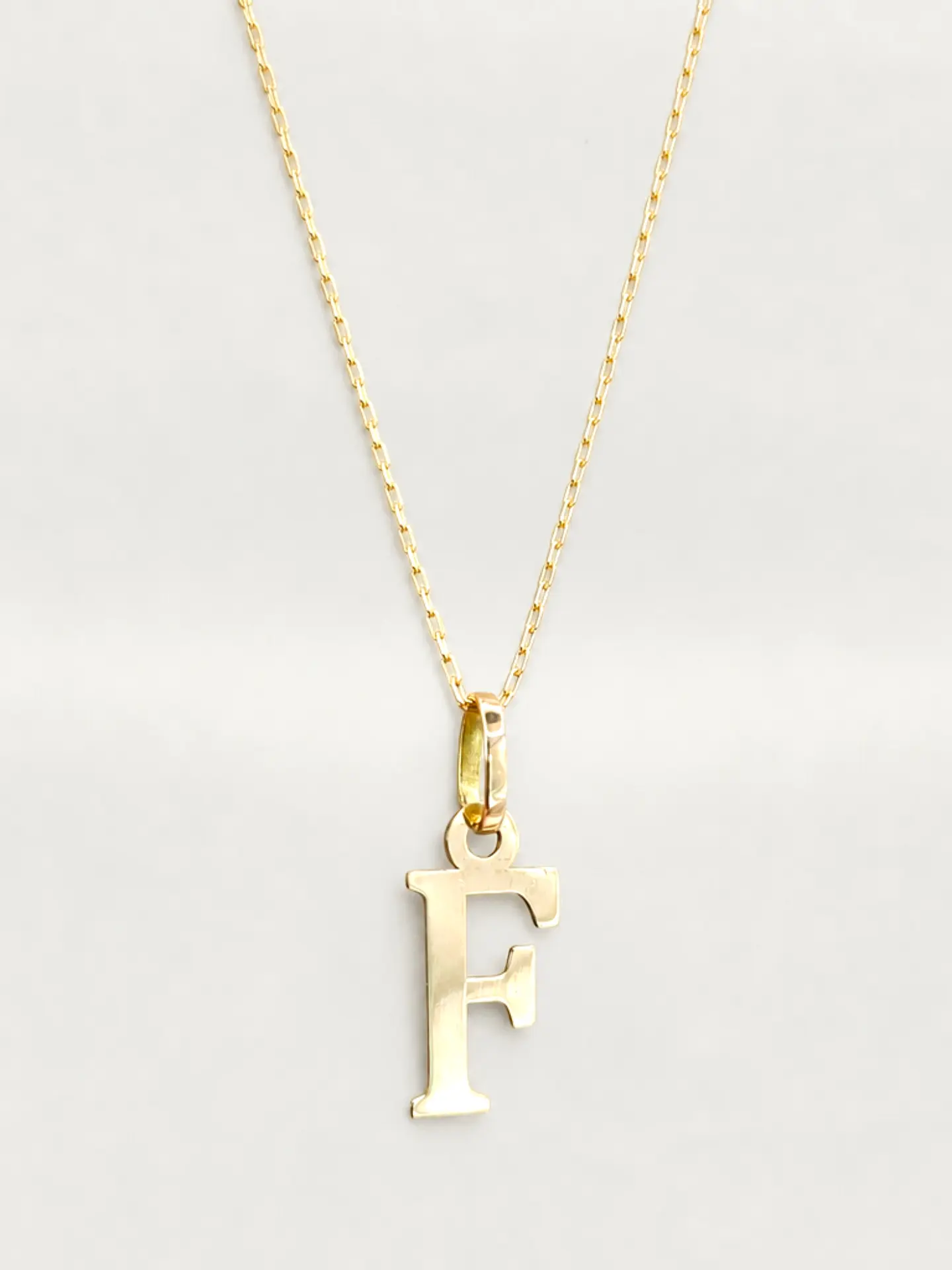 Cadena Legado con Letra Personal Oro 18k 26