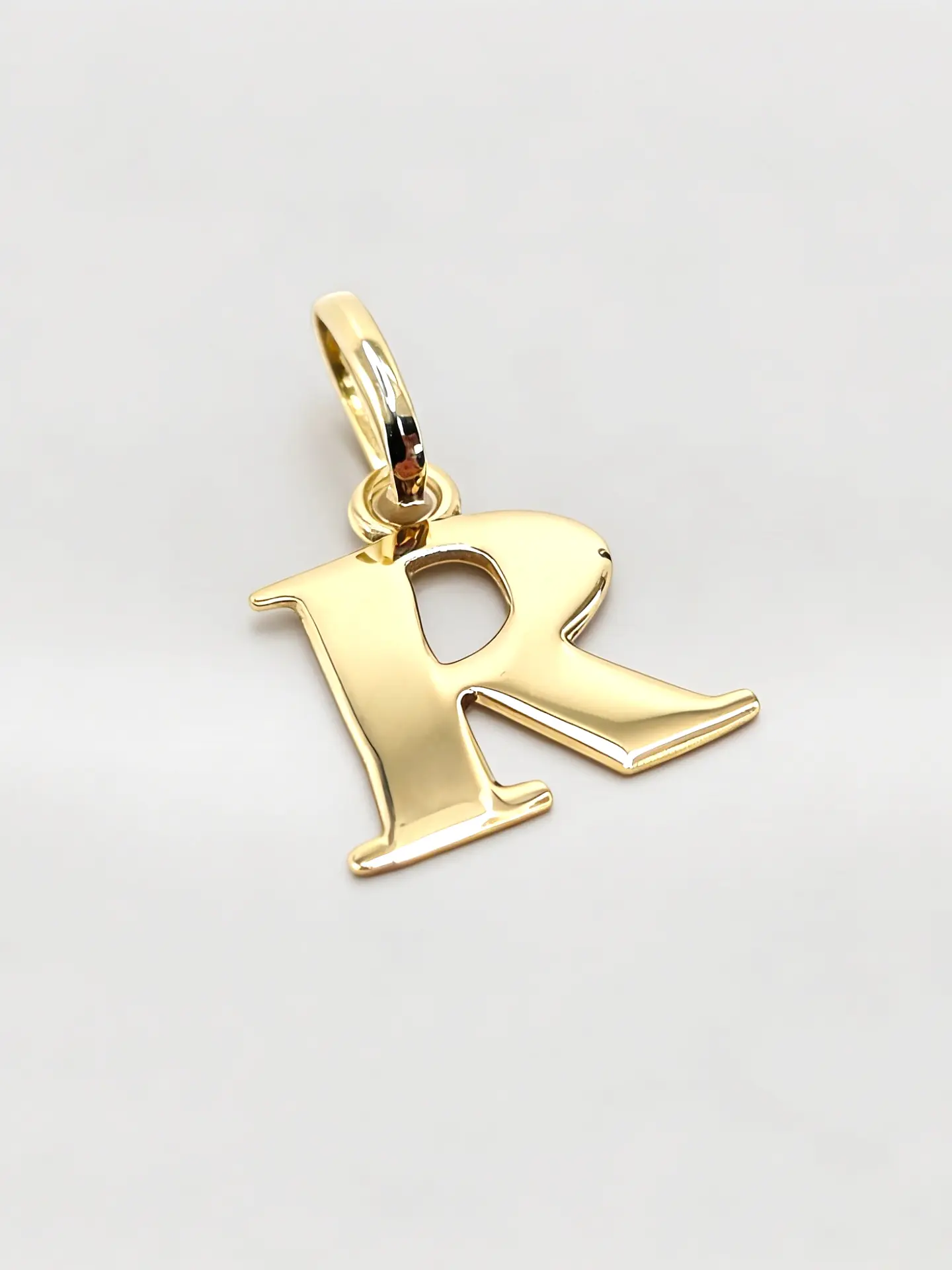 Colgante Letra Identidad Oro 18k 10
